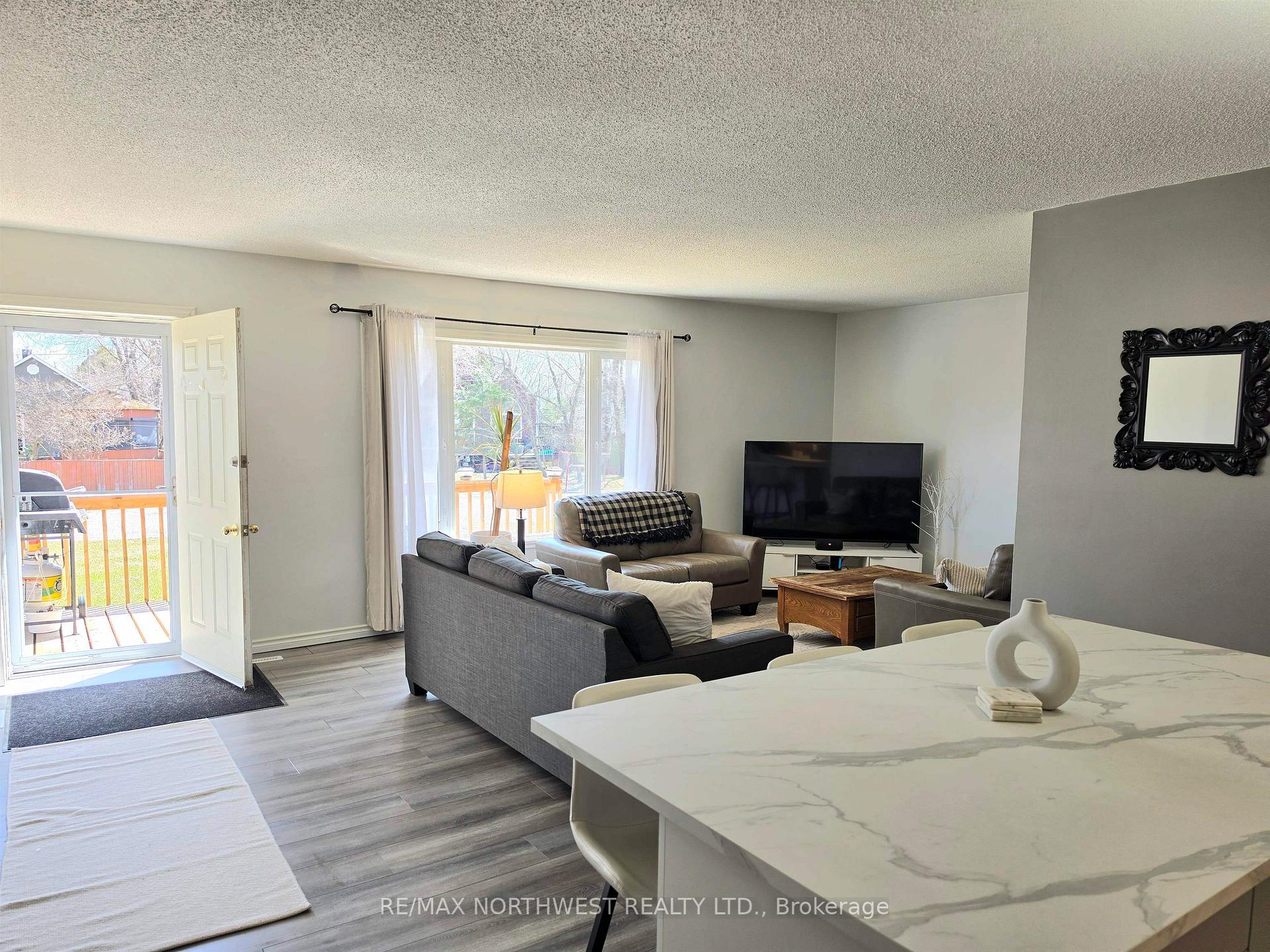 Photo 10 of 310 Trojan Street, Kenora, Ride Out — HOMEH