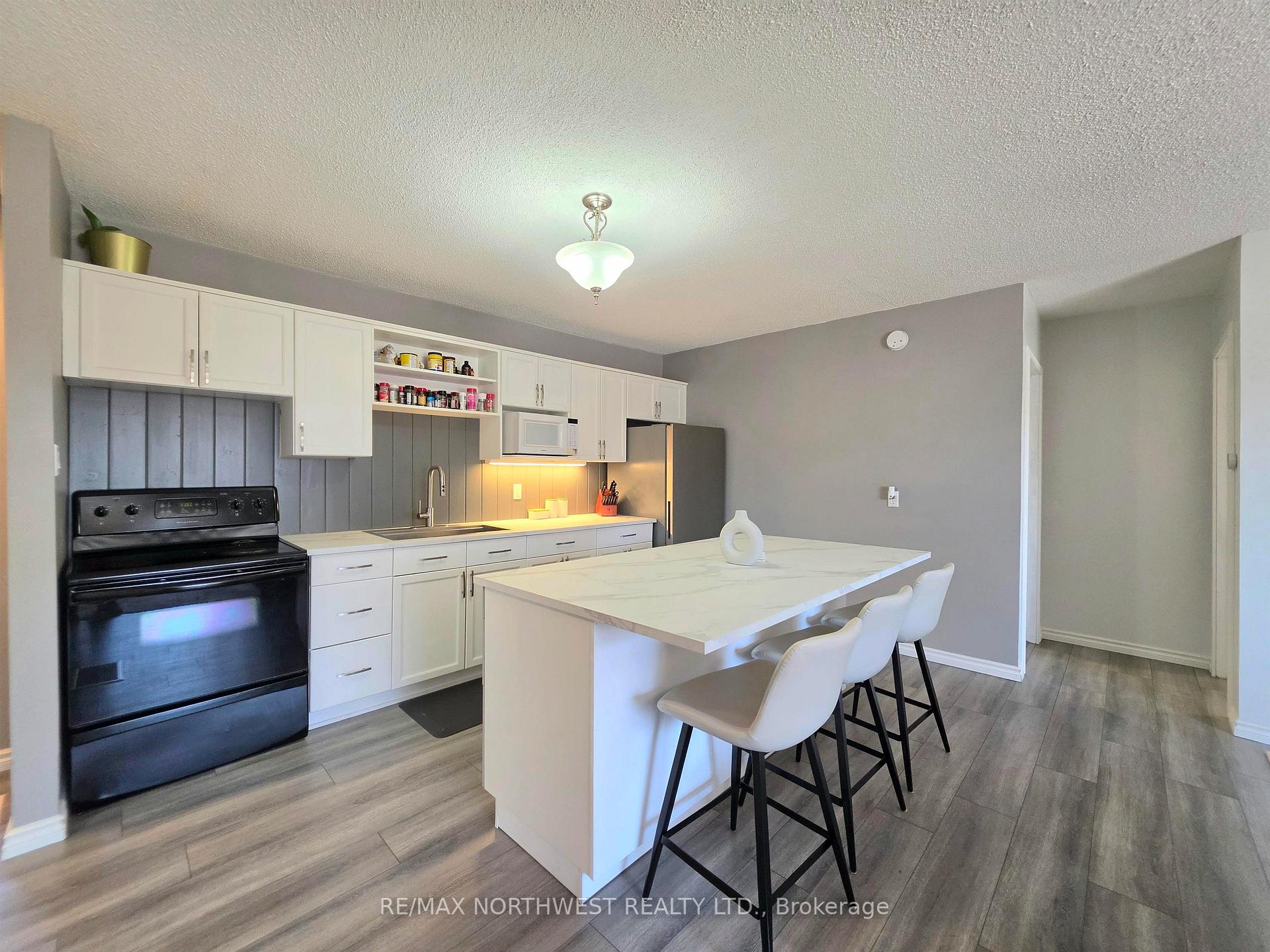 Photo 12 of 310 Trojan Street, Kenora, Ride Out — HOMEH