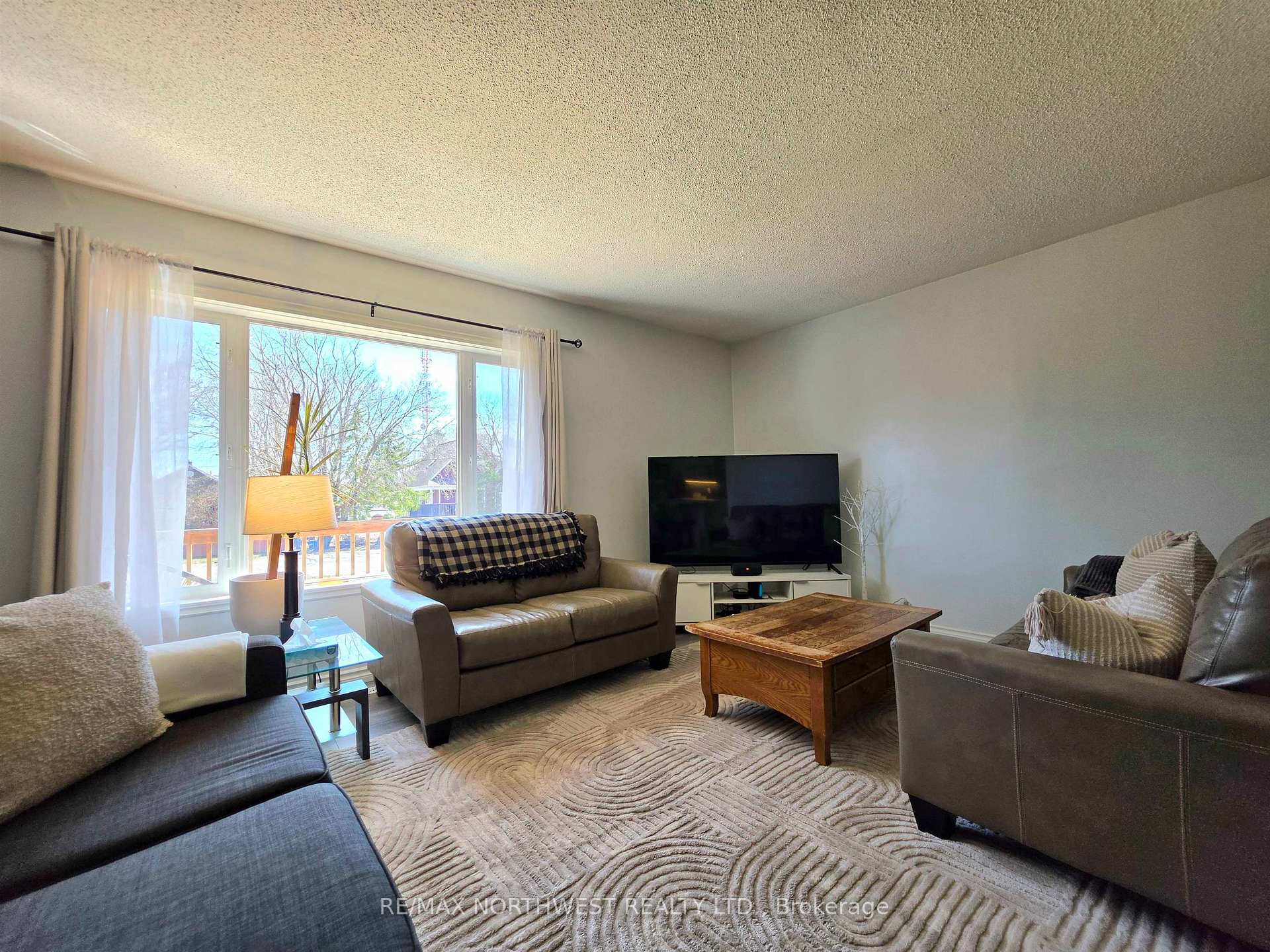 Photo 13 of 310 Trojan Street, Kenora, Ride Out — HOMEH