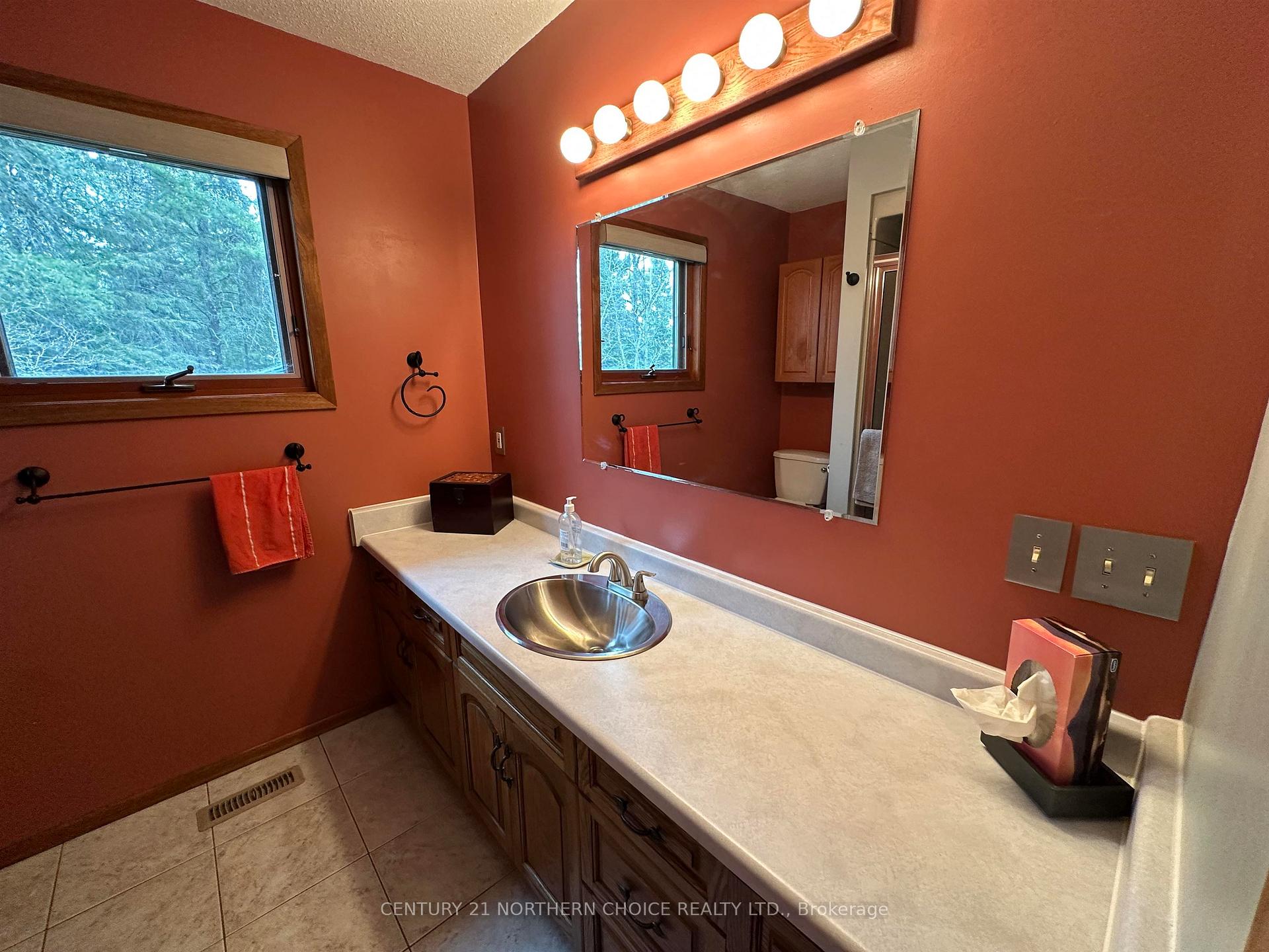 Photo 5 of 46 Bayview Drive, Kenora Remote Area, Minaki-Winnepeg River — HOMEH