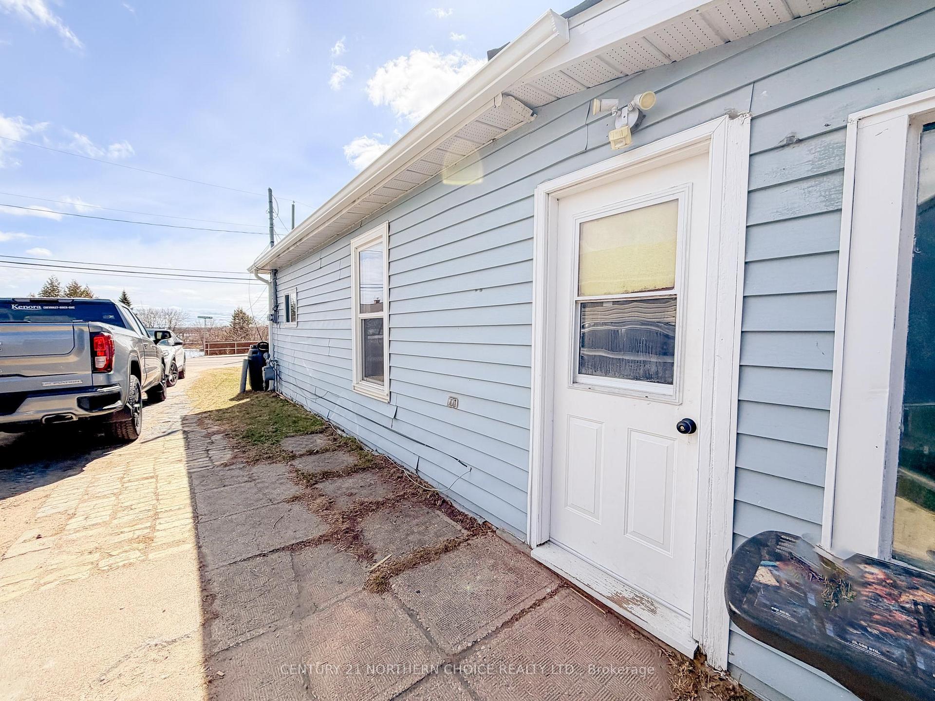 Photo 2 of 248 Government Road, Kenora, Keewatin — HOMEH