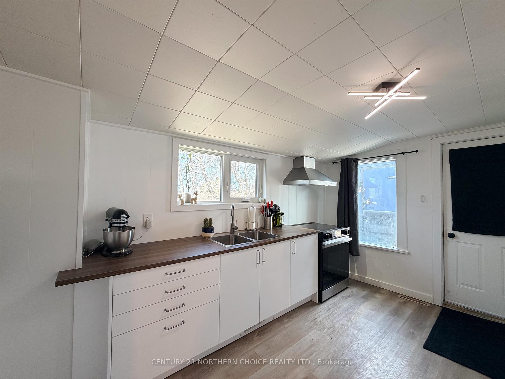 Photo 4 of 248 Government Road, Kenora, Keewatin — HOMEH