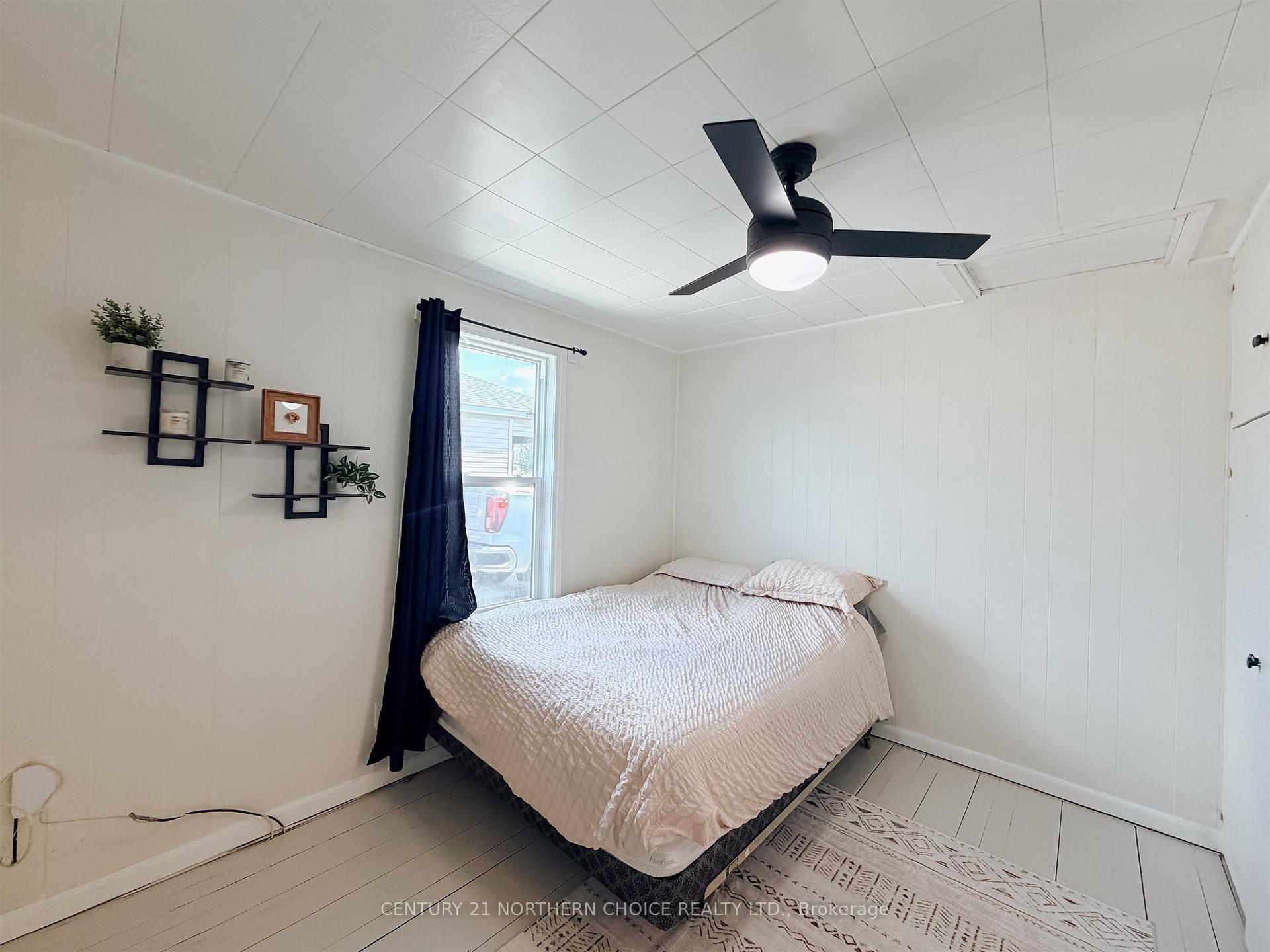 Photo 17 of 248 Government Road, Kenora, Keewatin — HOMEH