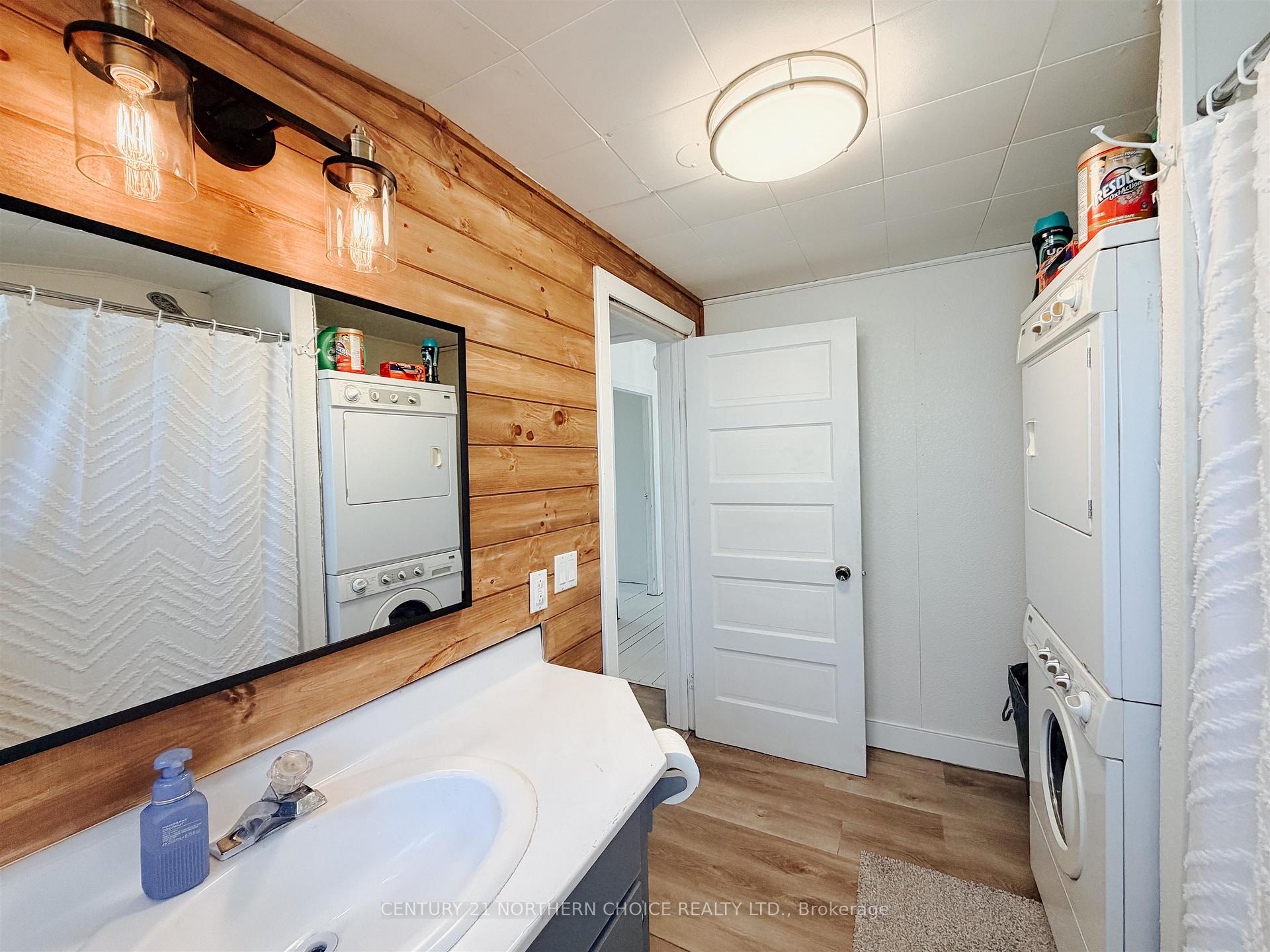 Photo 24 of 248 Government Road, Kenora, Keewatin — HOMEH