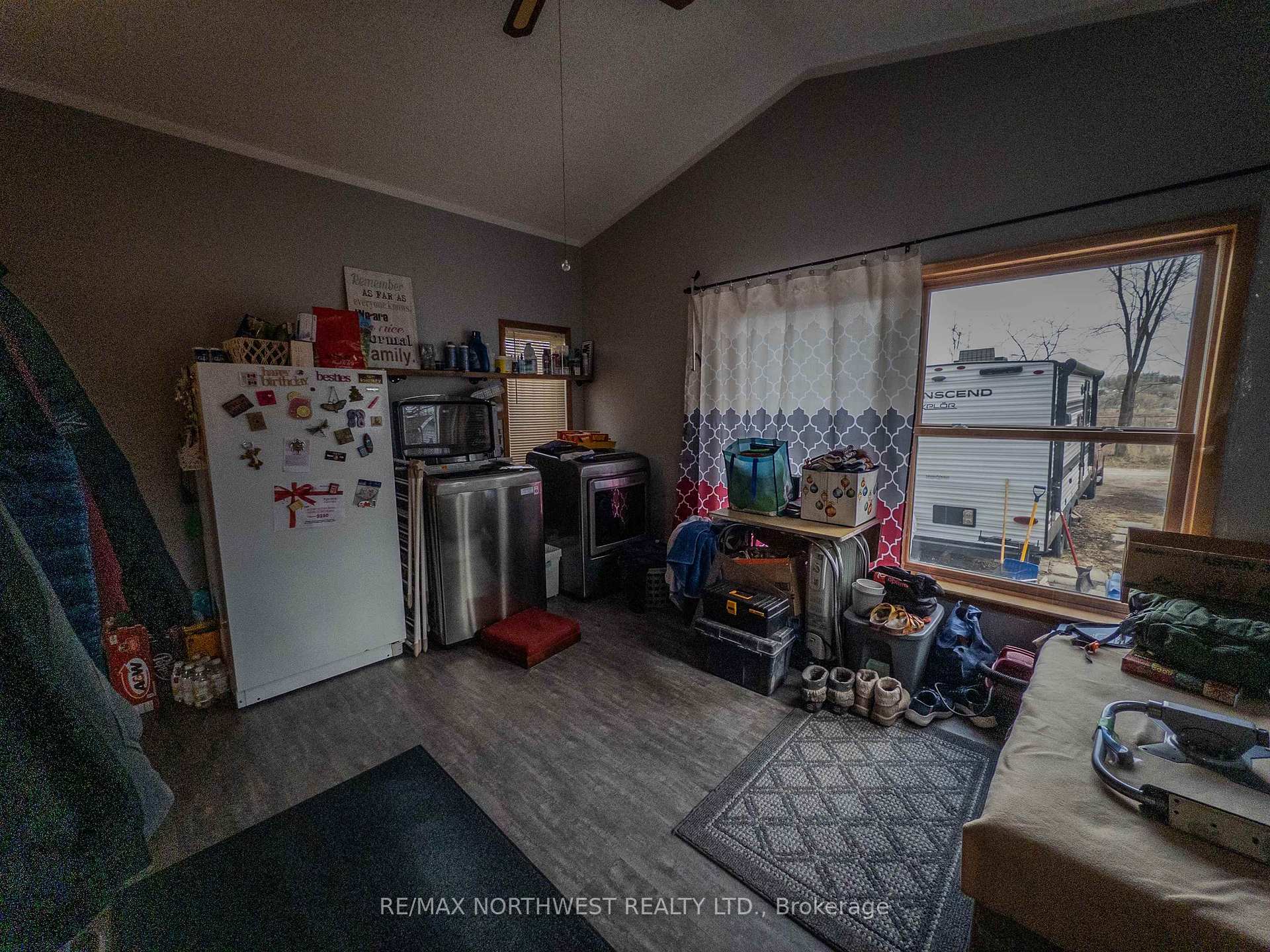 Photo 6 of 114 Fourth Street North, Kenora, North End — HOMEH