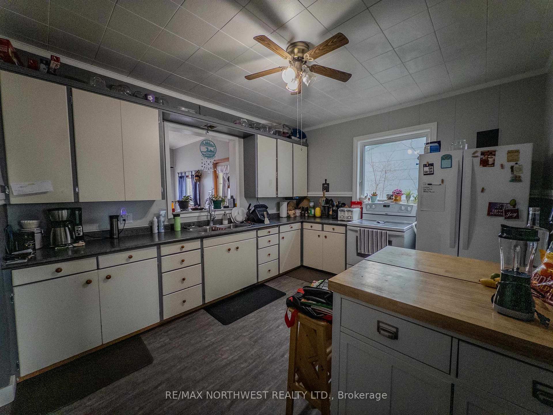 Photo 11 of 114 Fourth Street North, Kenora, North End — HOMEH