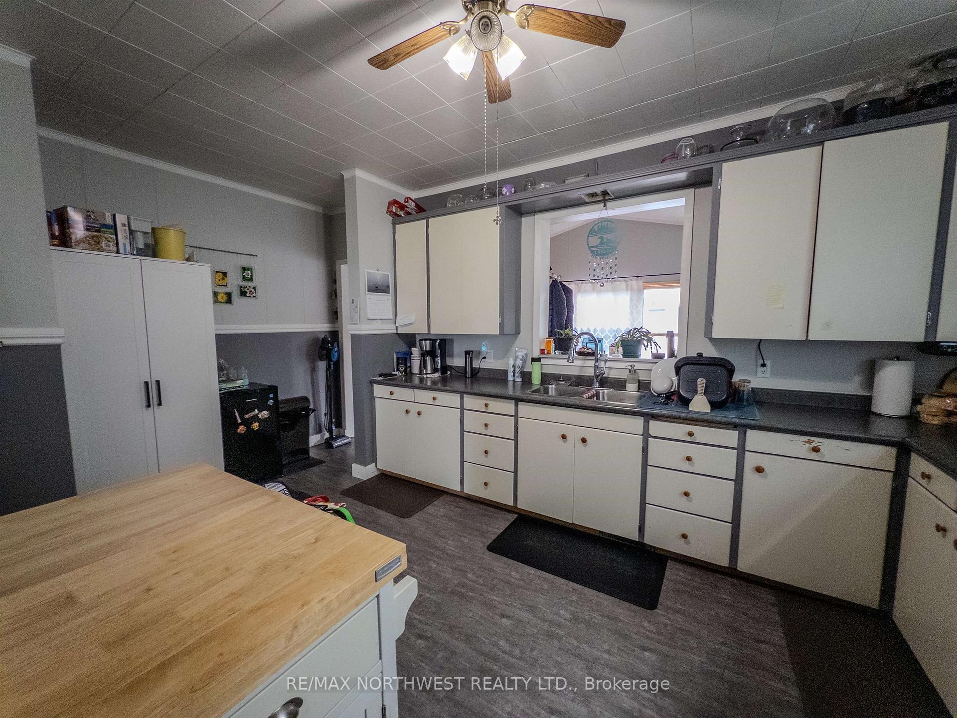 Photo 13 of 114 Fourth Street North, Kenora, North End — HOMEH