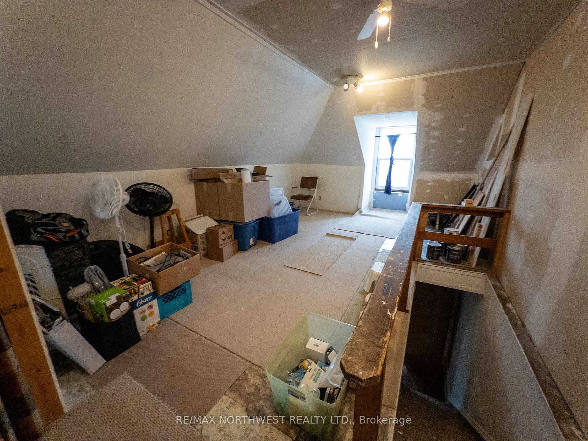 Photo 34 of 114 Fourth Street North, Kenora, North End — HOMEH