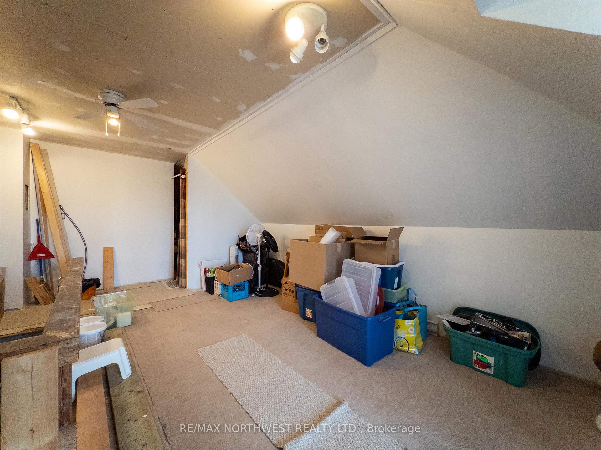 Photo 37 of 114 Fourth Street North, Kenora, North End — HOMEH