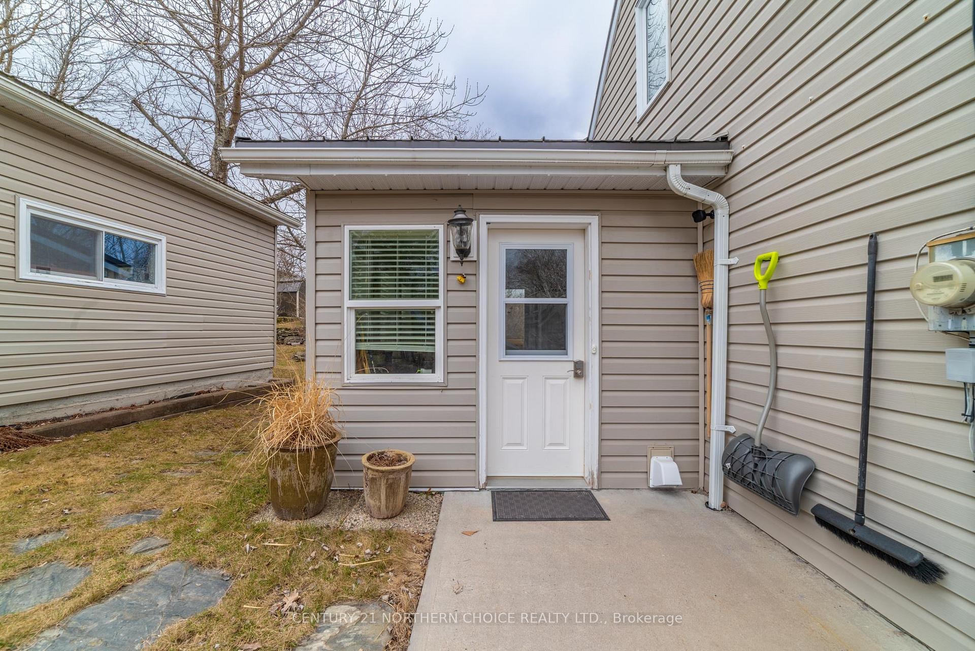 Photo 10 of 420 Twelfth Street, Kenora, Keewatin — HOMEH
