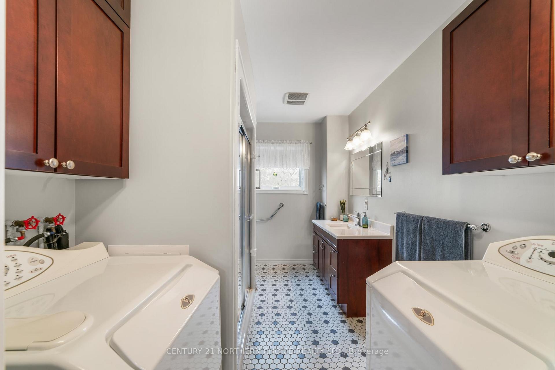 Photo 24 of 420 Twelfth Street, Kenora, Keewatin — HOMEH