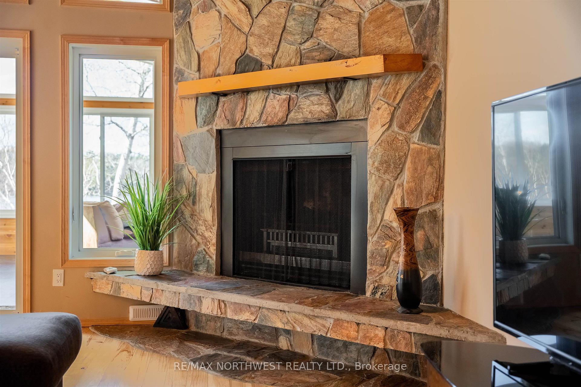 Photo 10 of 84 B War Eagle Road, Kenora Remote Area, West of Kenora — HOMEH