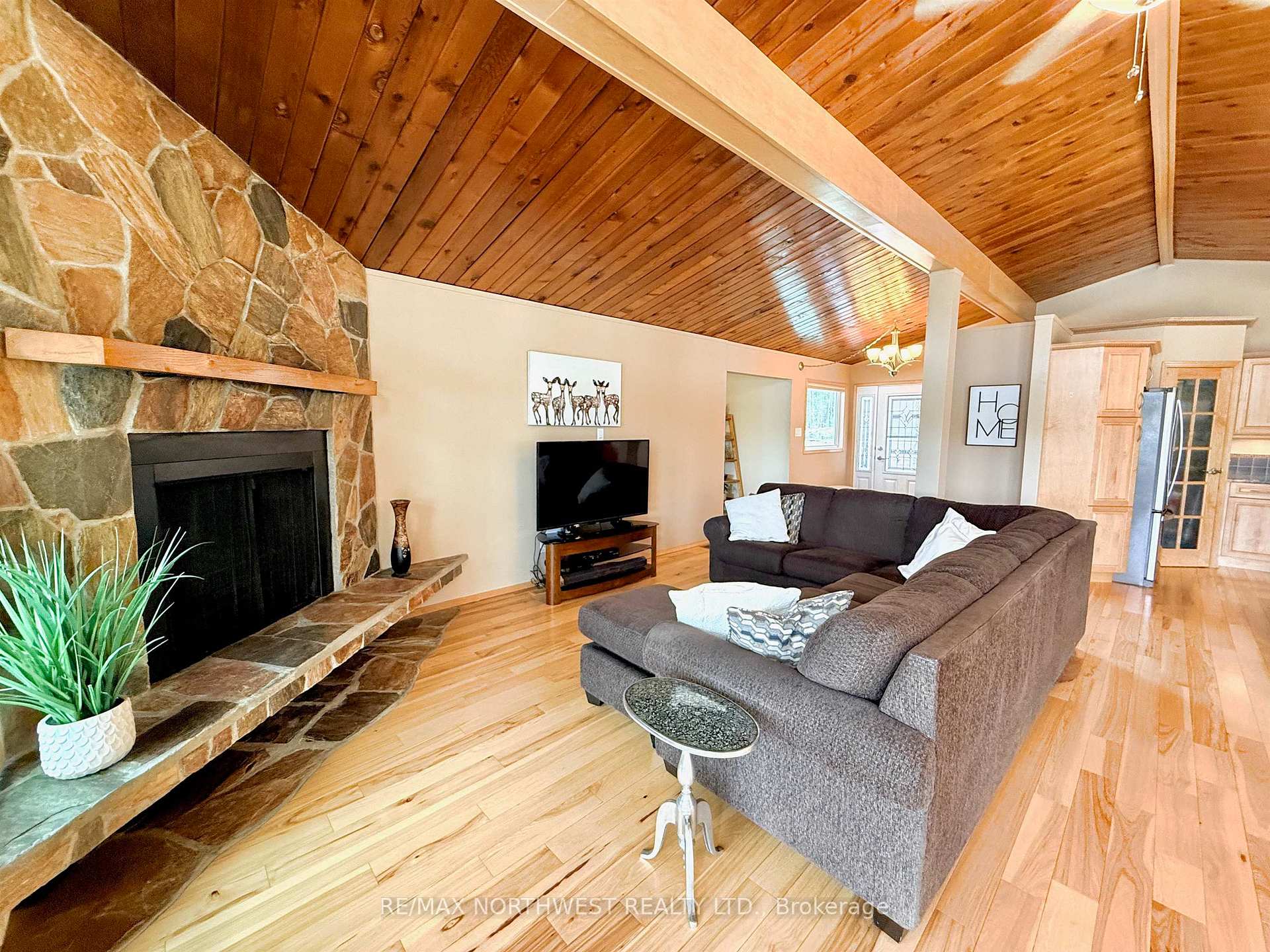 Photo 11 of 84 B War Eagle Road, Kenora Remote Area, West of Kenora — HOMEH