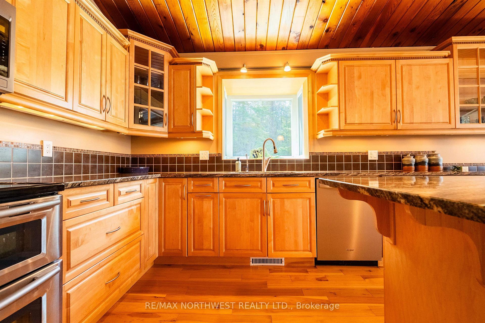 Photo 16 of 84 B War Eagle Road, Kenora Remote Area, West of Kenora — HOMEH