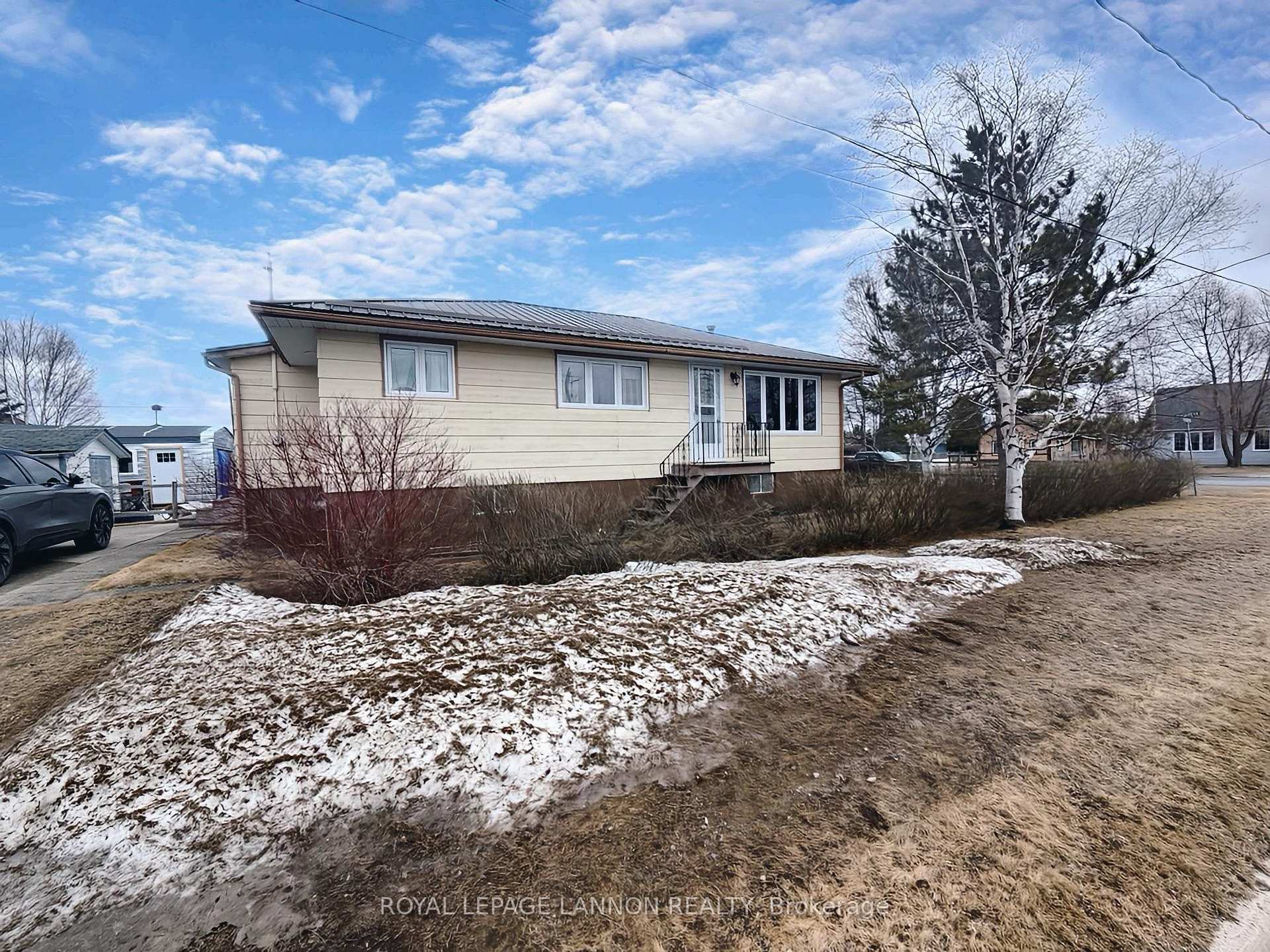 Photo 2 of 110 Beamish Avenue W, Greenstone — HOMEH