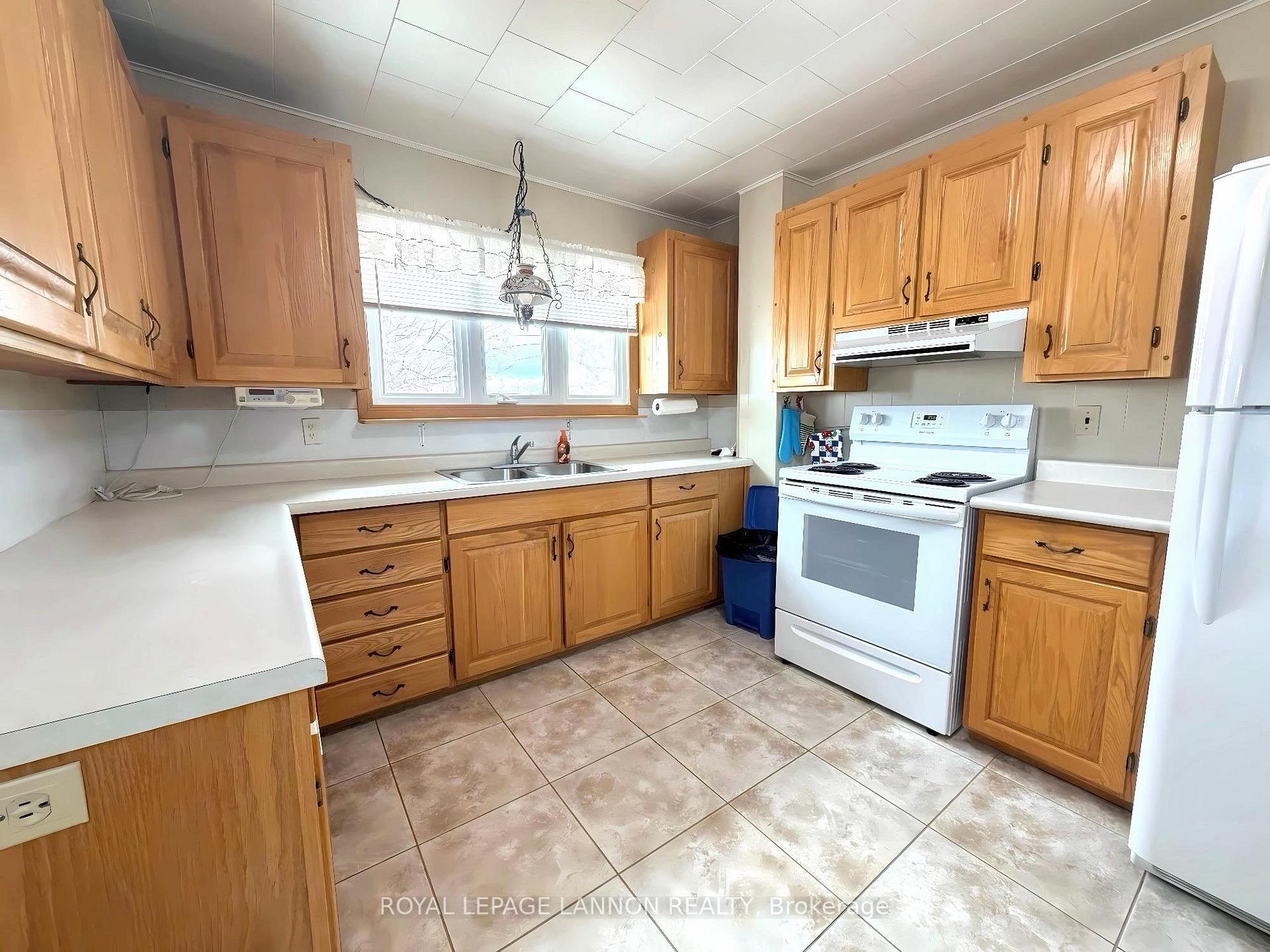 Photo 7 of 110 Beamish Avenue W, Greenstone — HOMEH