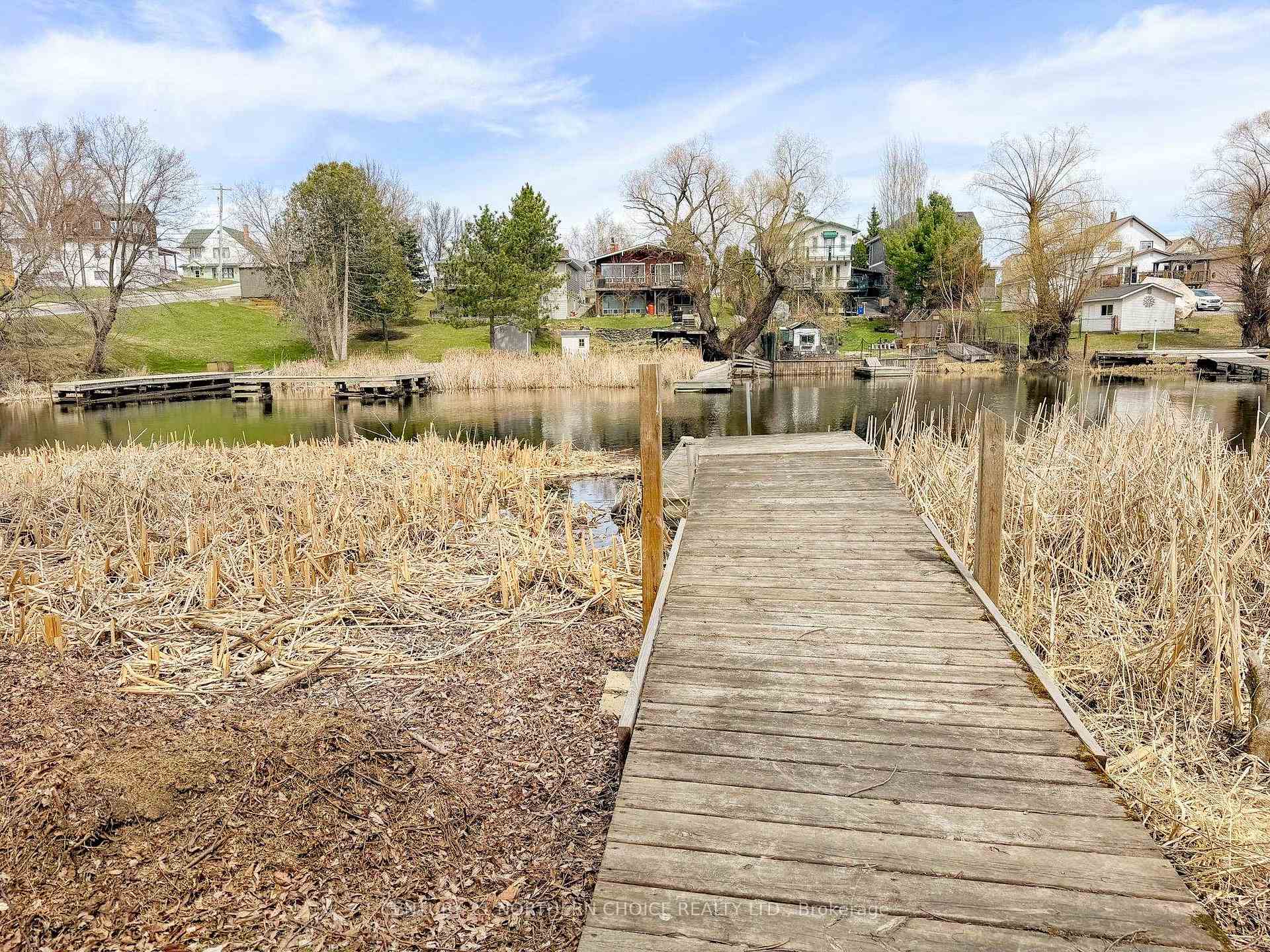 Photo 6 of 718 River Drive, Kenora, Lakeside — HOMEH