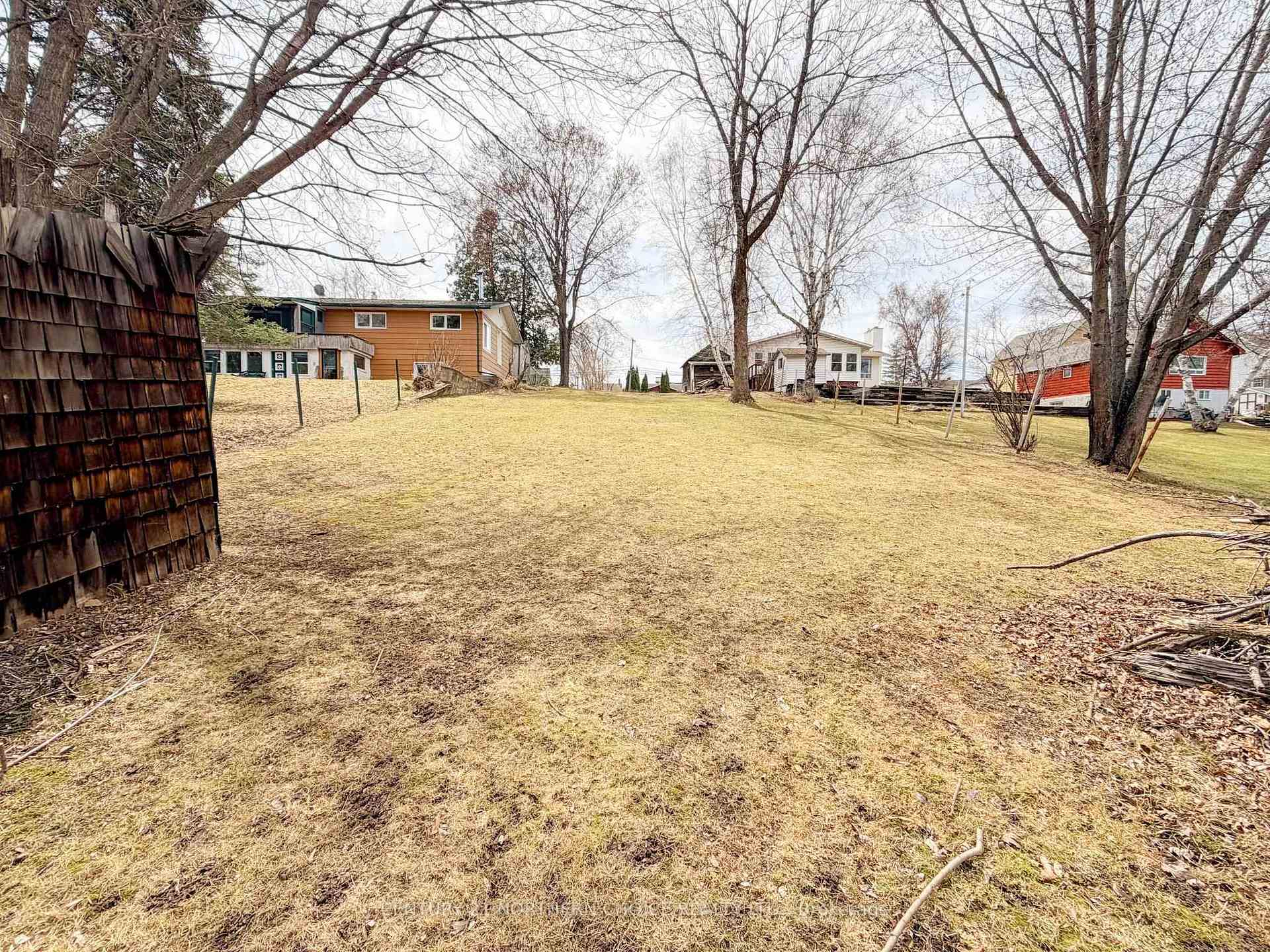 Photo 7 of 718 River Drive, Kenora, Lakeside — HOMEH