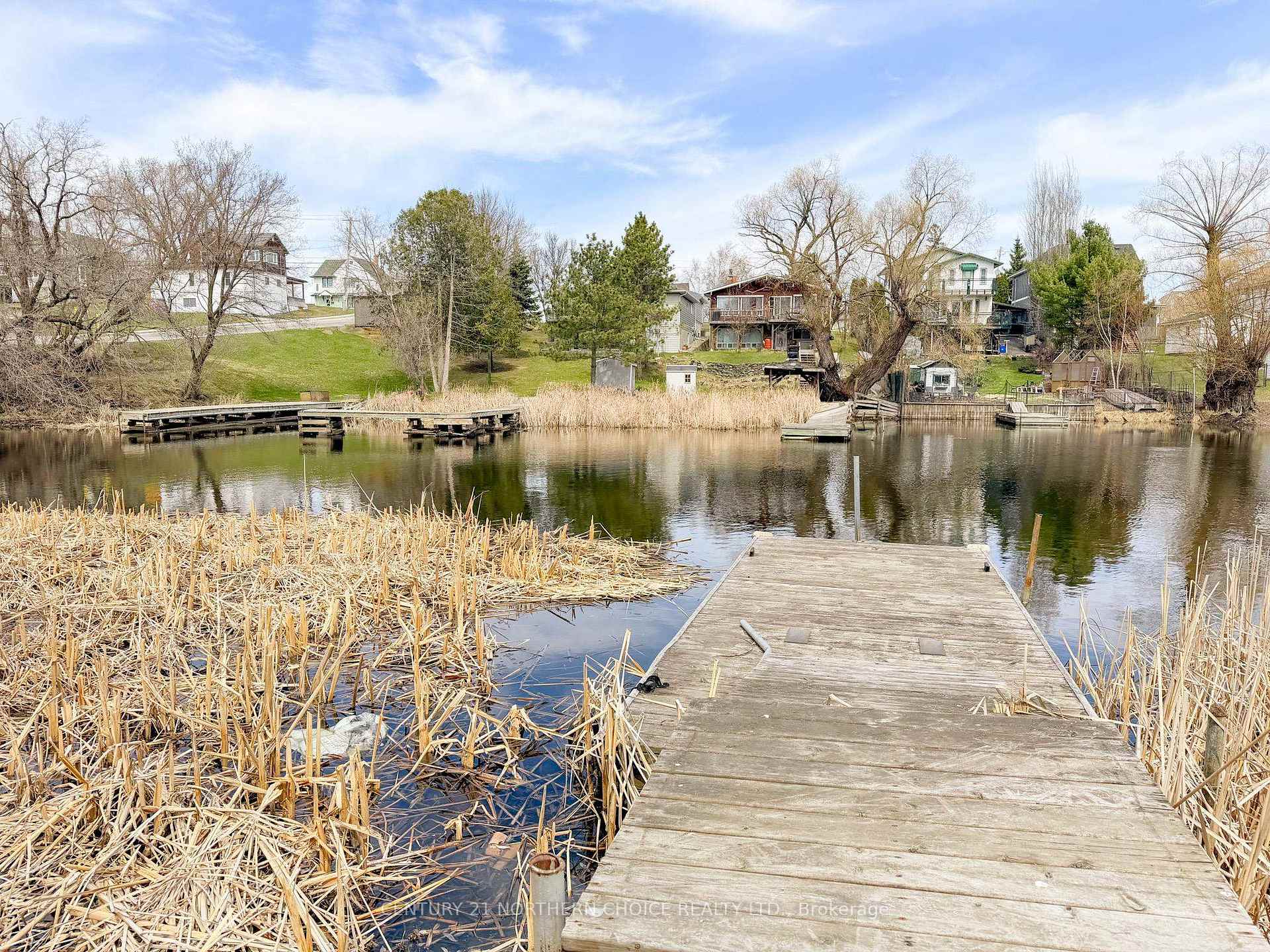 Photo 12 of 718 River Drive, Kenora, Lakeside — HOMEH