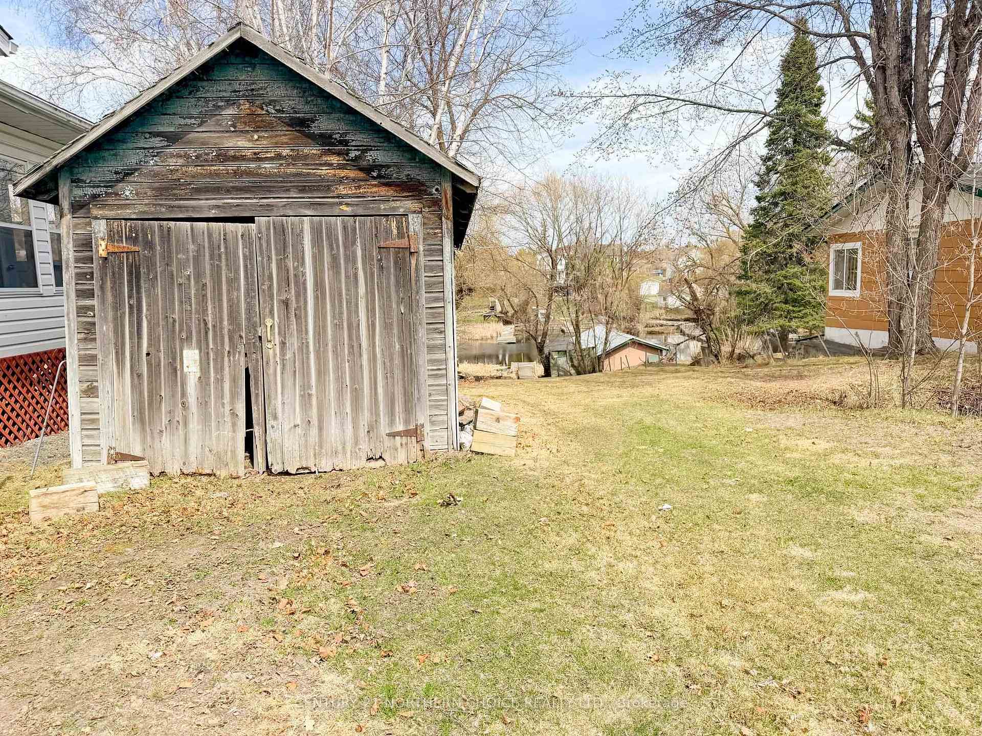 Photo 13 of 718 River Drive, Kenora, Lakeside — HOMEH