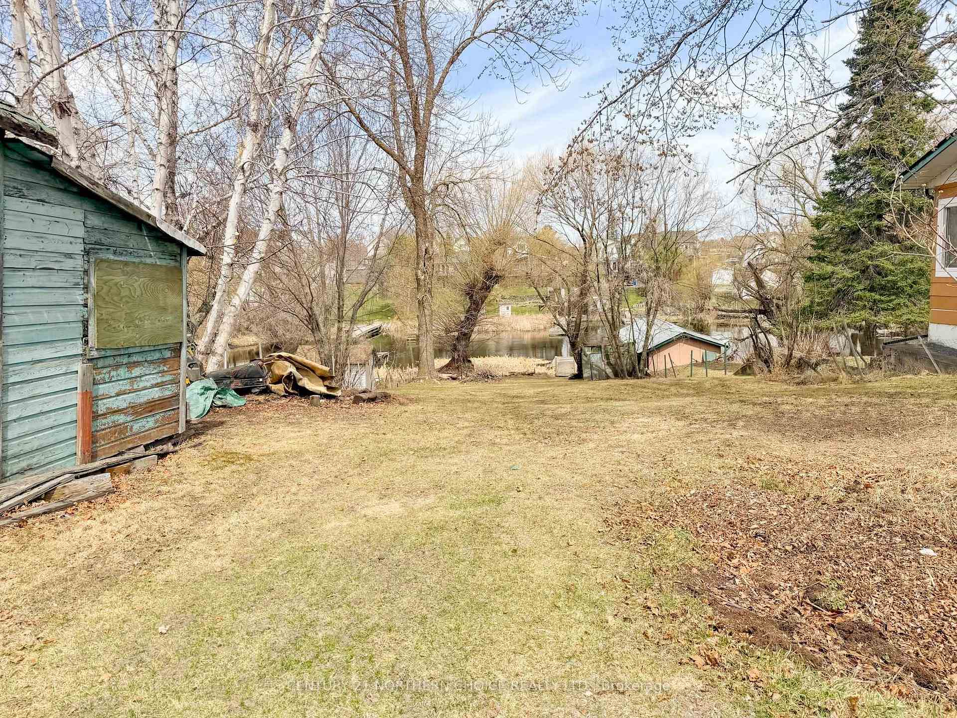 Photo 14 of 718 River Drive, Kenora, Lakeside — HOMEH