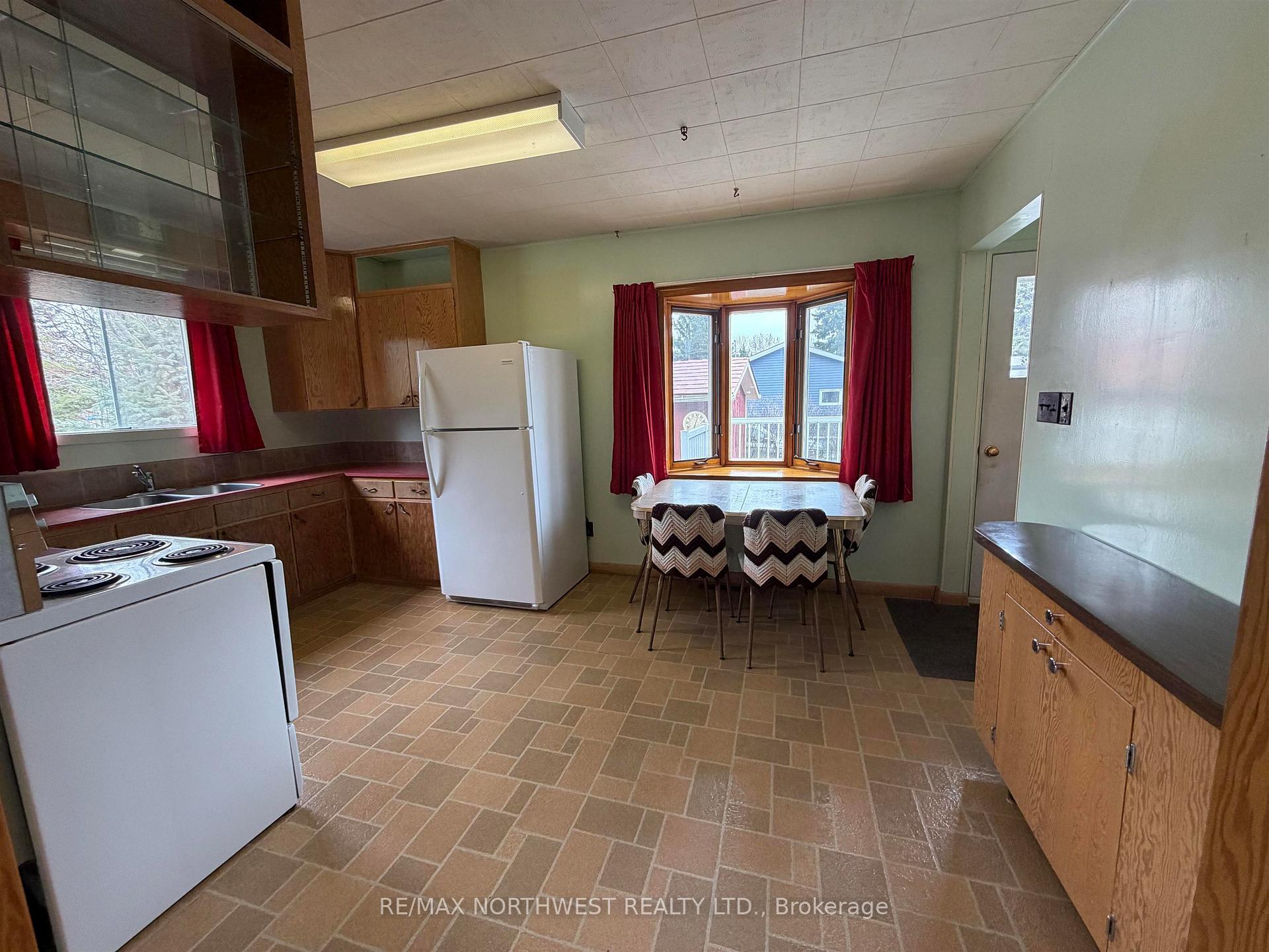 Photo 9 of 12 Johnson Road, Kenora, Airport Road North — HOMEH