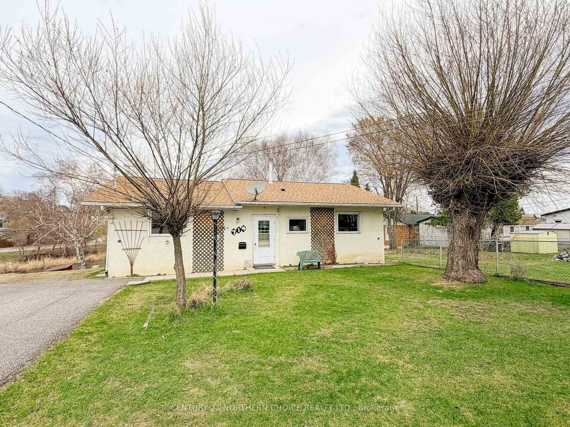 Photo 12 of 714 River Drive, Kenora, Lakeside — HOMEH