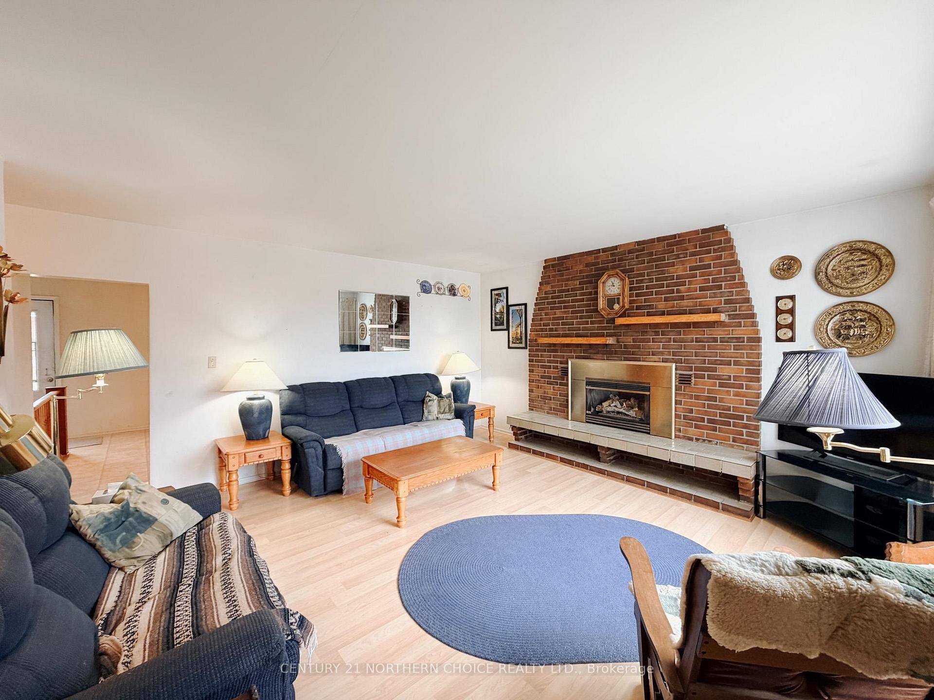 Photo 18 of 714 River Drive, Kenora, Lakeside — HOMEH