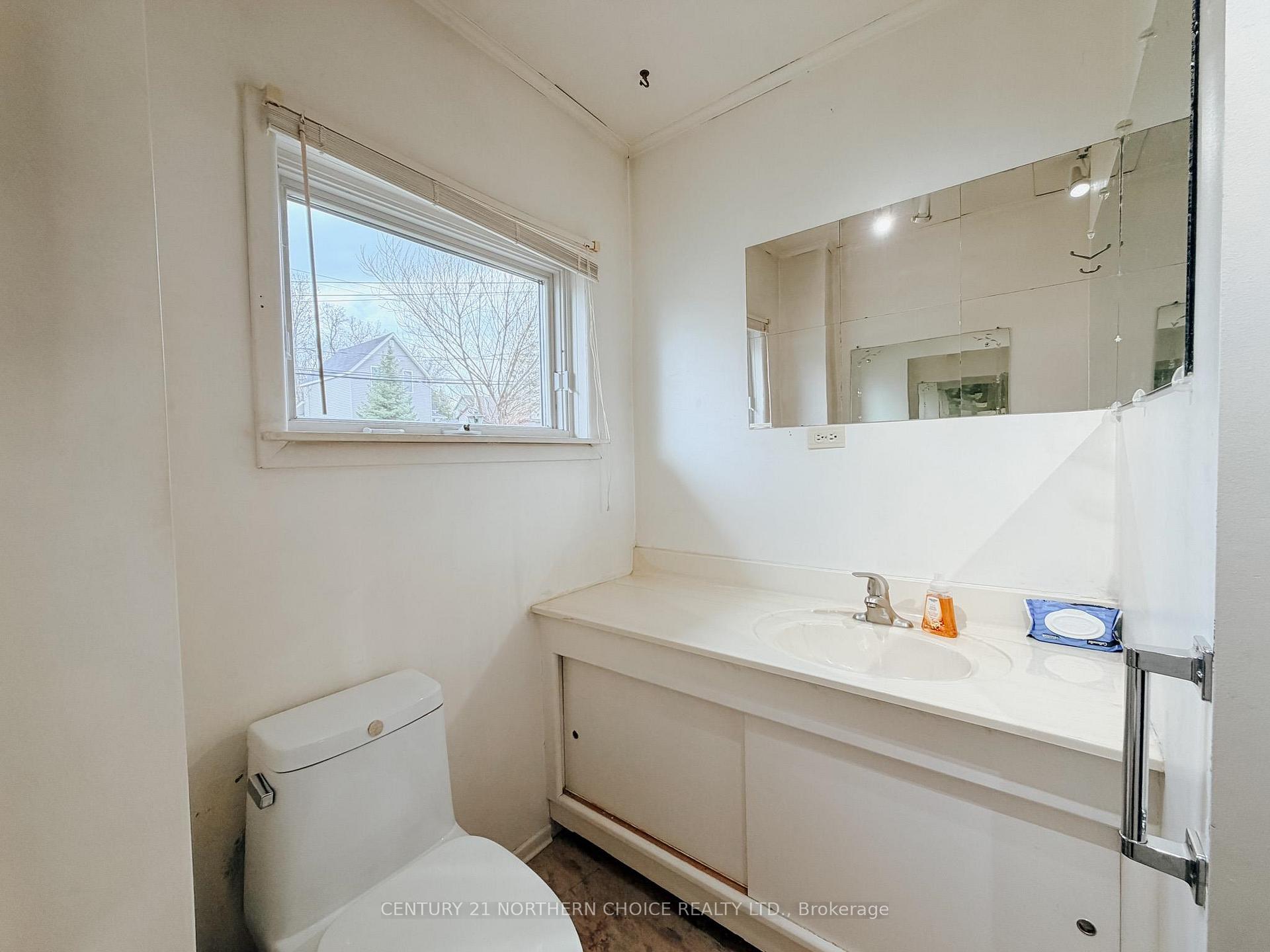 Photo 23 of 714 River Drive, Kenora, Lakeside — HOMEH