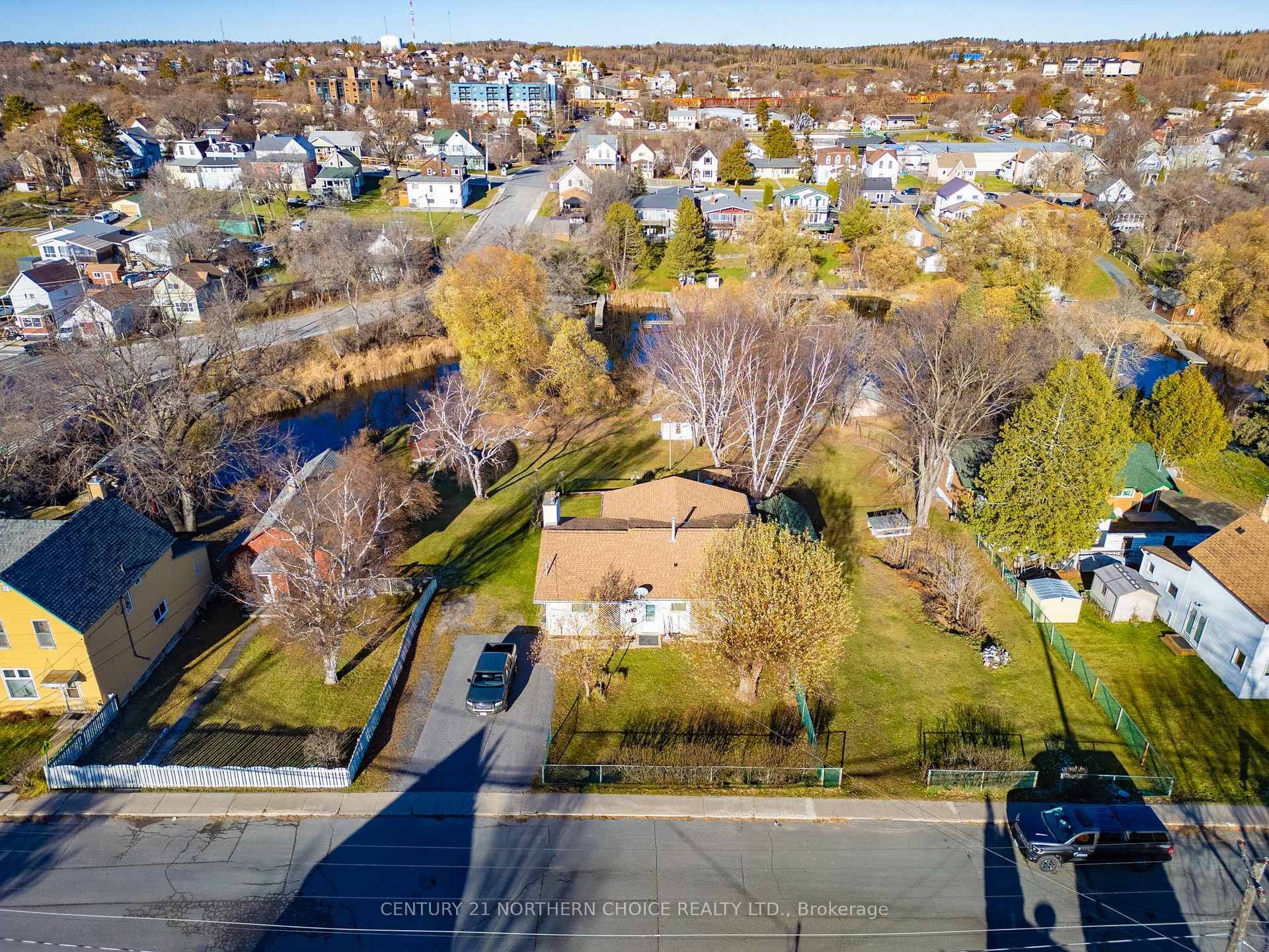 Photo 41 of 714 River Drive, Kenora, Lakeside — HOMEH