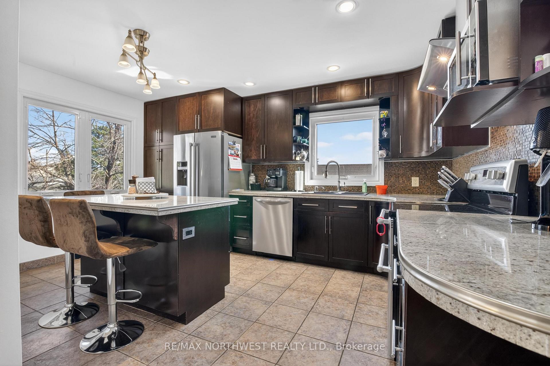 Photo 2 of 1210 Minto Avenue, Kenora, Amethyst — HOMEH
