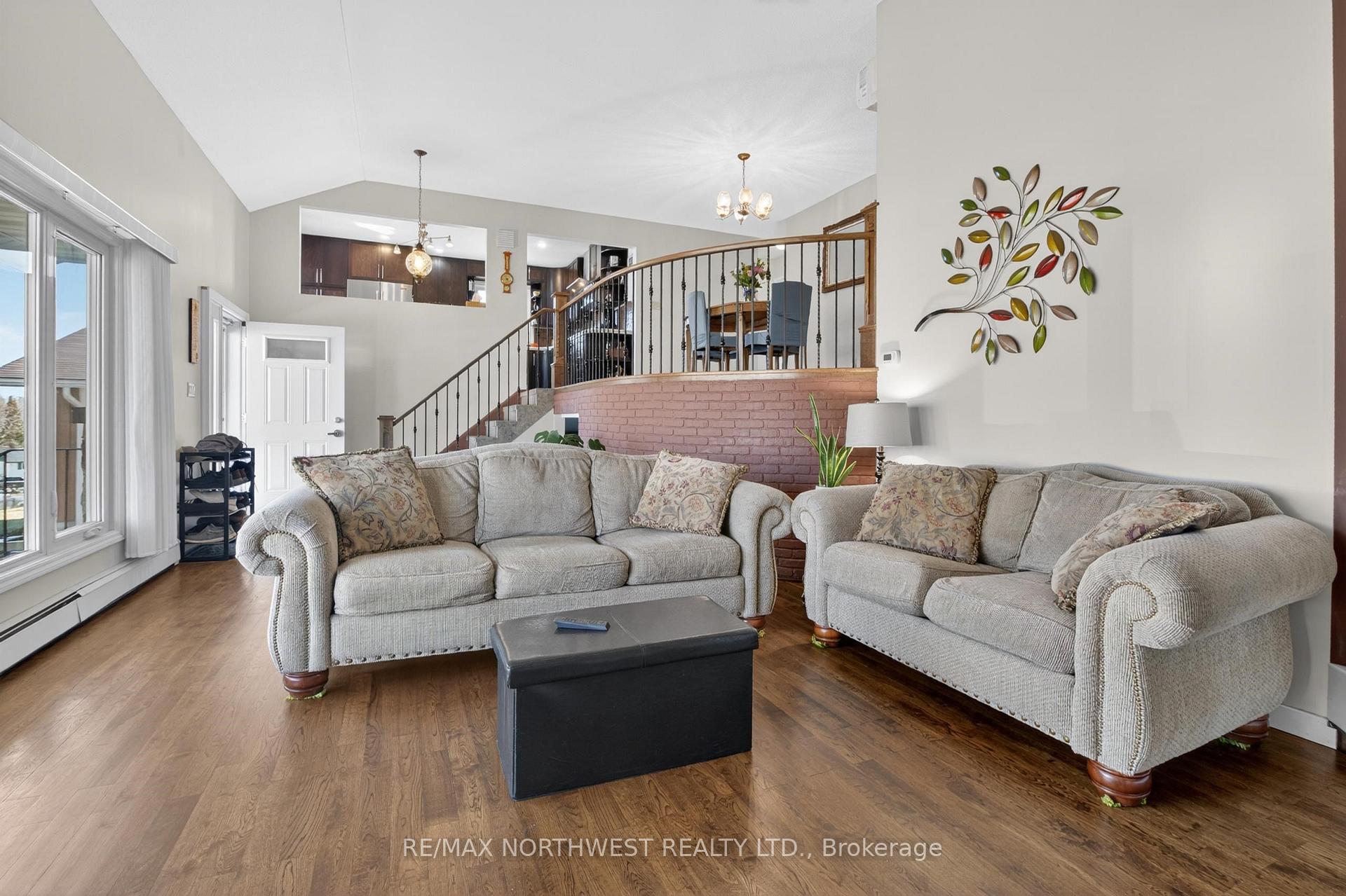 Photo 9 of 1210 Minto Avenue, Kenora, Amethyst — HOMEH