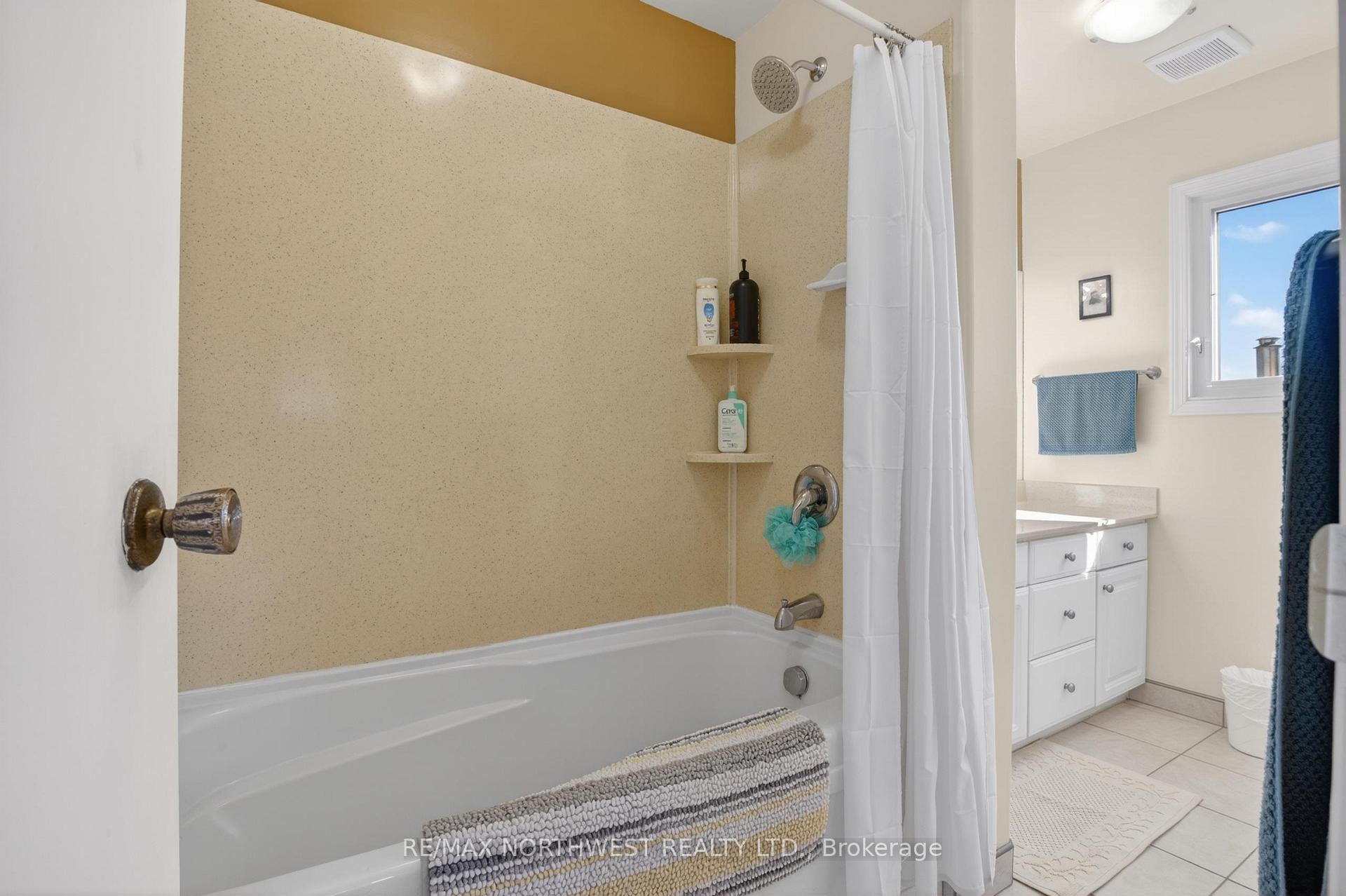 Photo 28 of 1210 Minto Avenue, Kenora, Amethyst — HOMEH