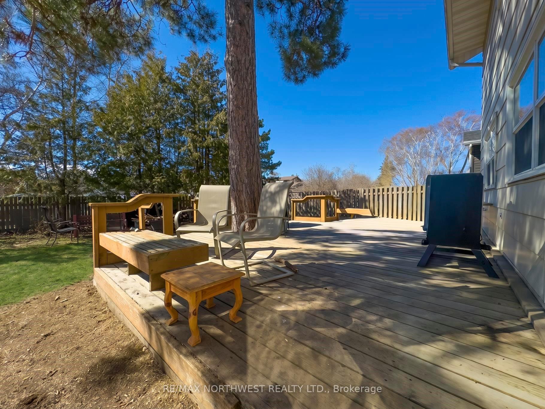 Photo 33 of 1210 Minto Avenue, Kenora, Amethyst — HOMEH