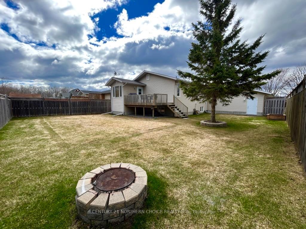 Photo 3 of 912 Kaitlyn Drive, Fort Frances — HOMEH