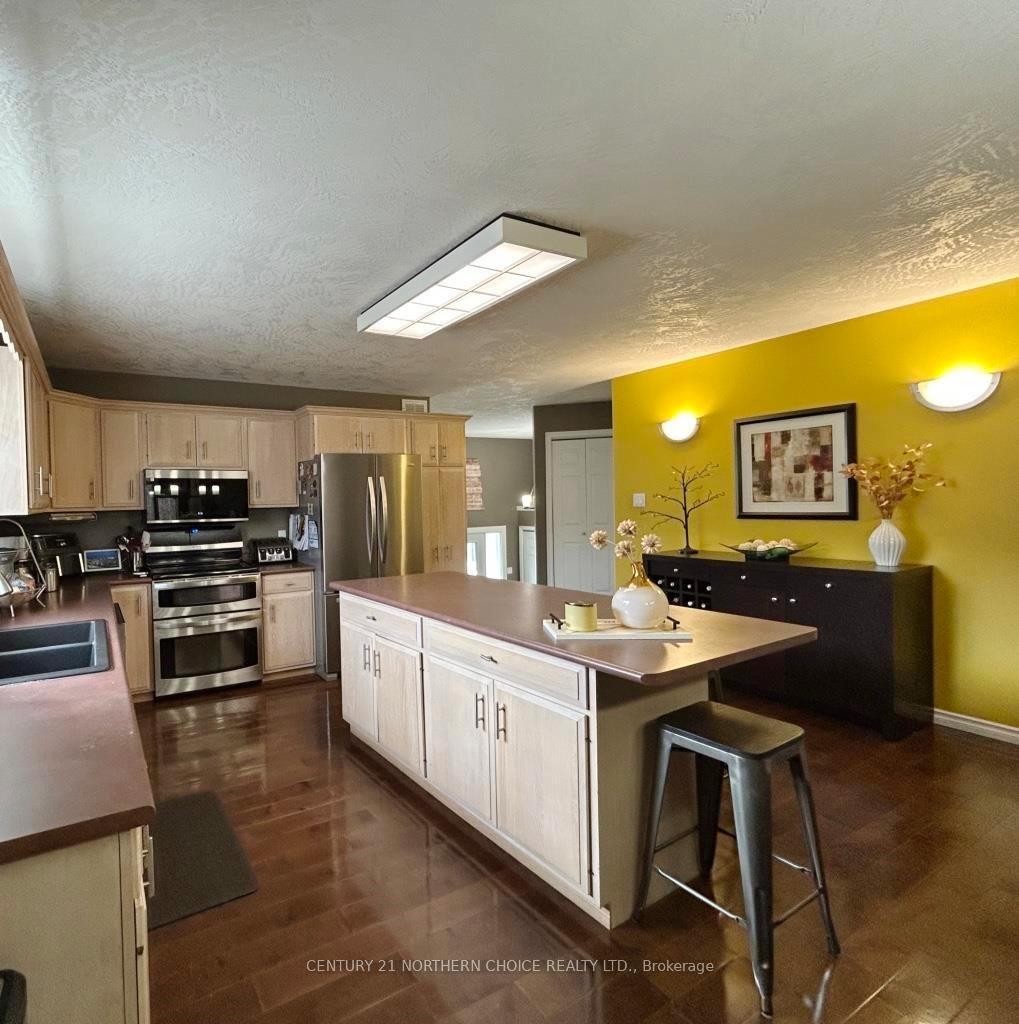 Photo 10 of 912 Kaitlyn Drive, Fort Frances — HOMEH
