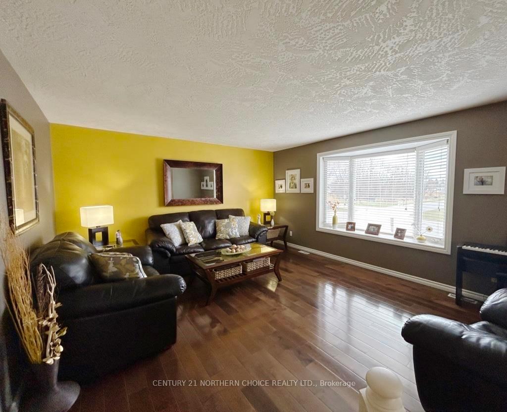 Photo 13 of 912 Kaitlyn Drive, Fort Frances — HOMEH