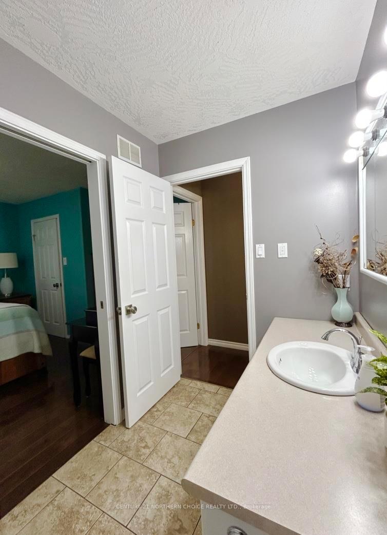 Photo 17 of 912 Kaitlyn Drive, Fort Frances — HOMEH