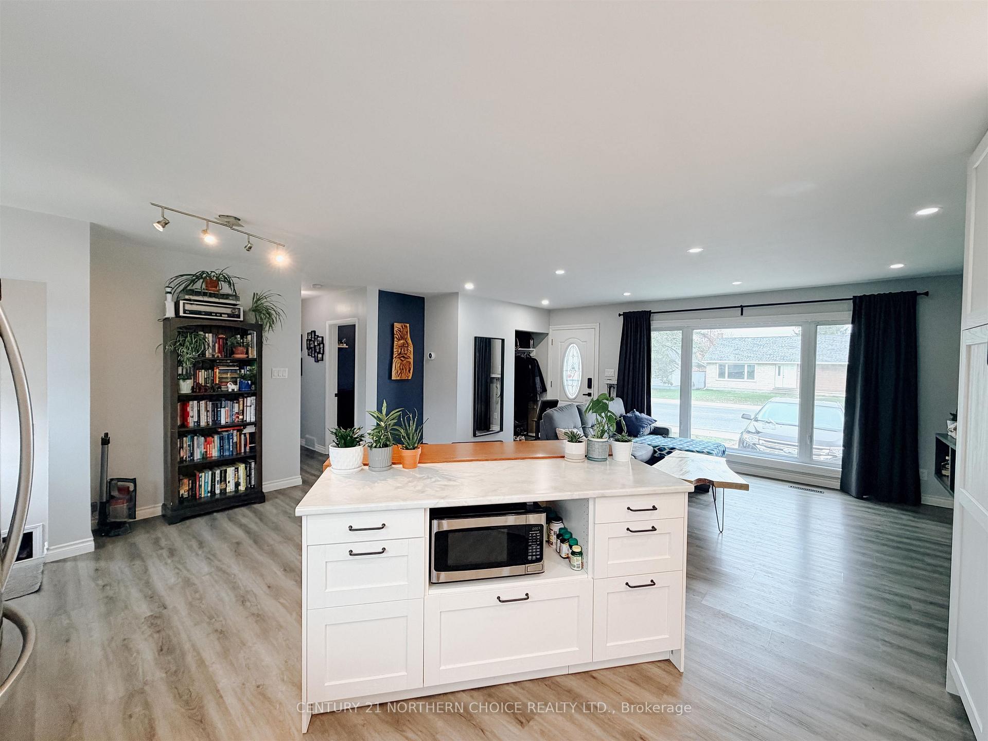 Photo 8 of 1267 Valley Drive, Kenora, Pinecrest — HOMEH