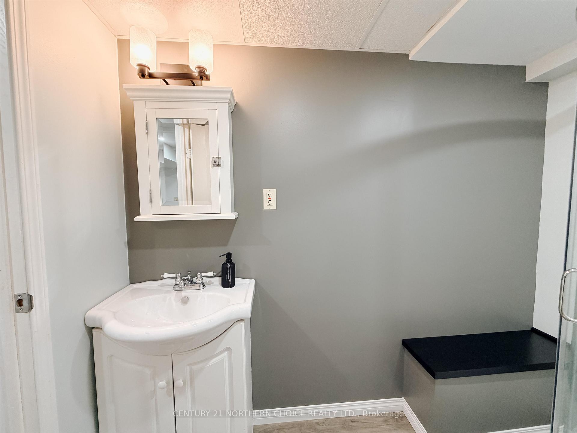 Photo 26 of 1267 Valley Drive, Kenora, Pinecrest — HOMEH