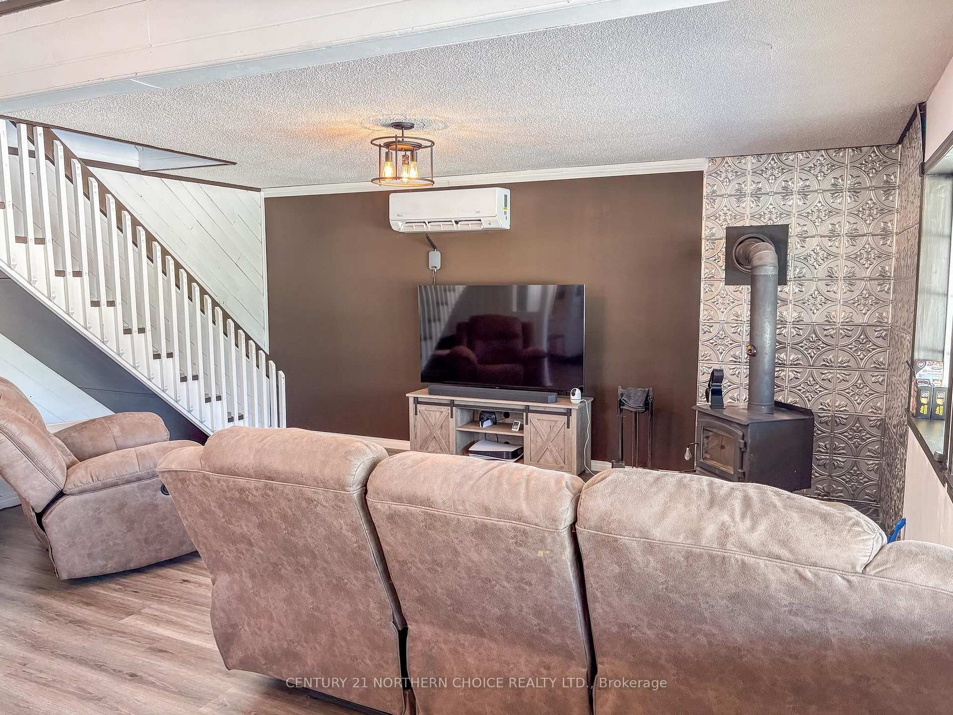 Photo 14 of 450 School Road, Kenora, Kenora Northeast — HOMEH