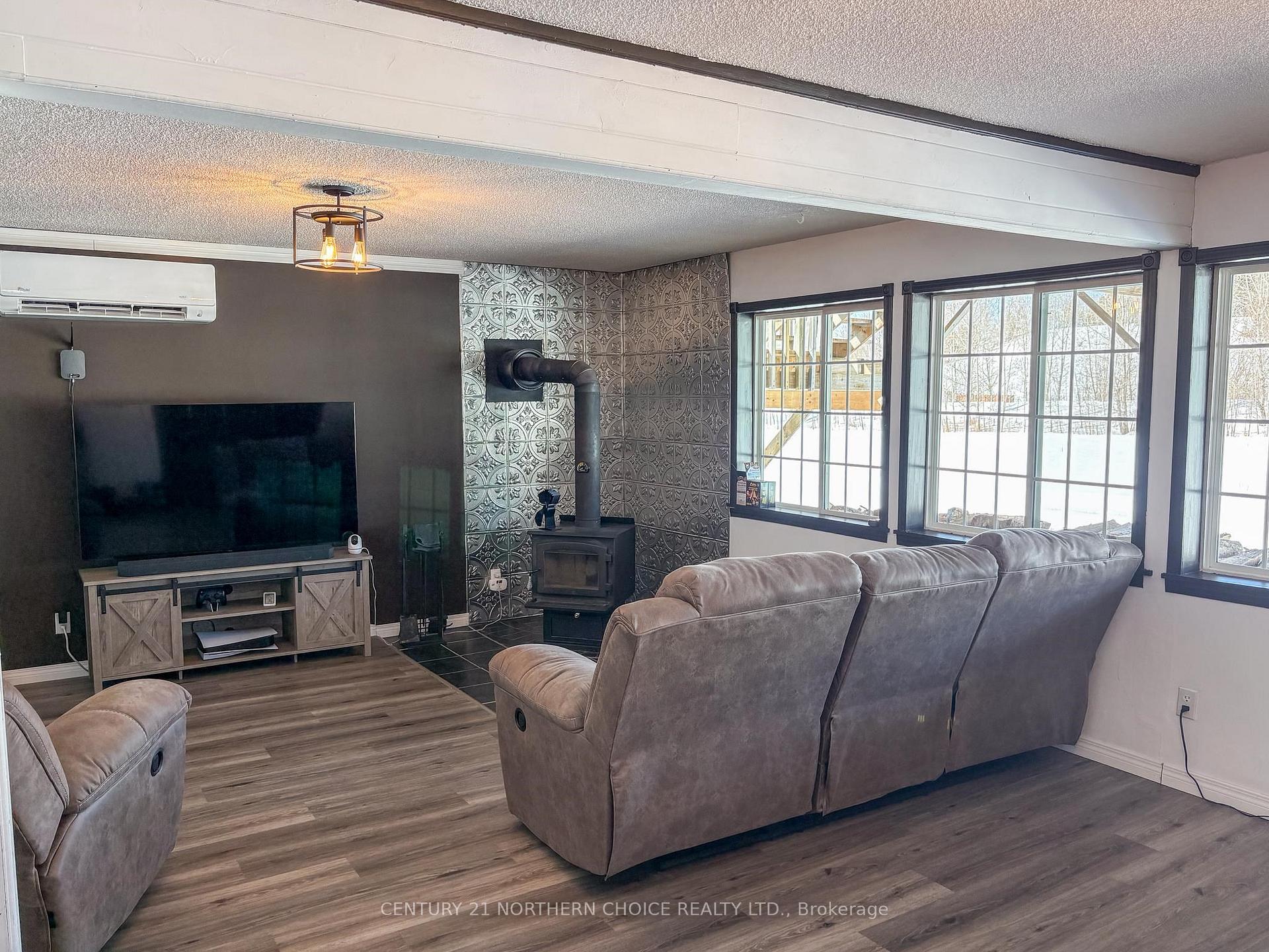 Photo 15 of 450 School Road, Kenora, Kenora Northeast — HOMEH