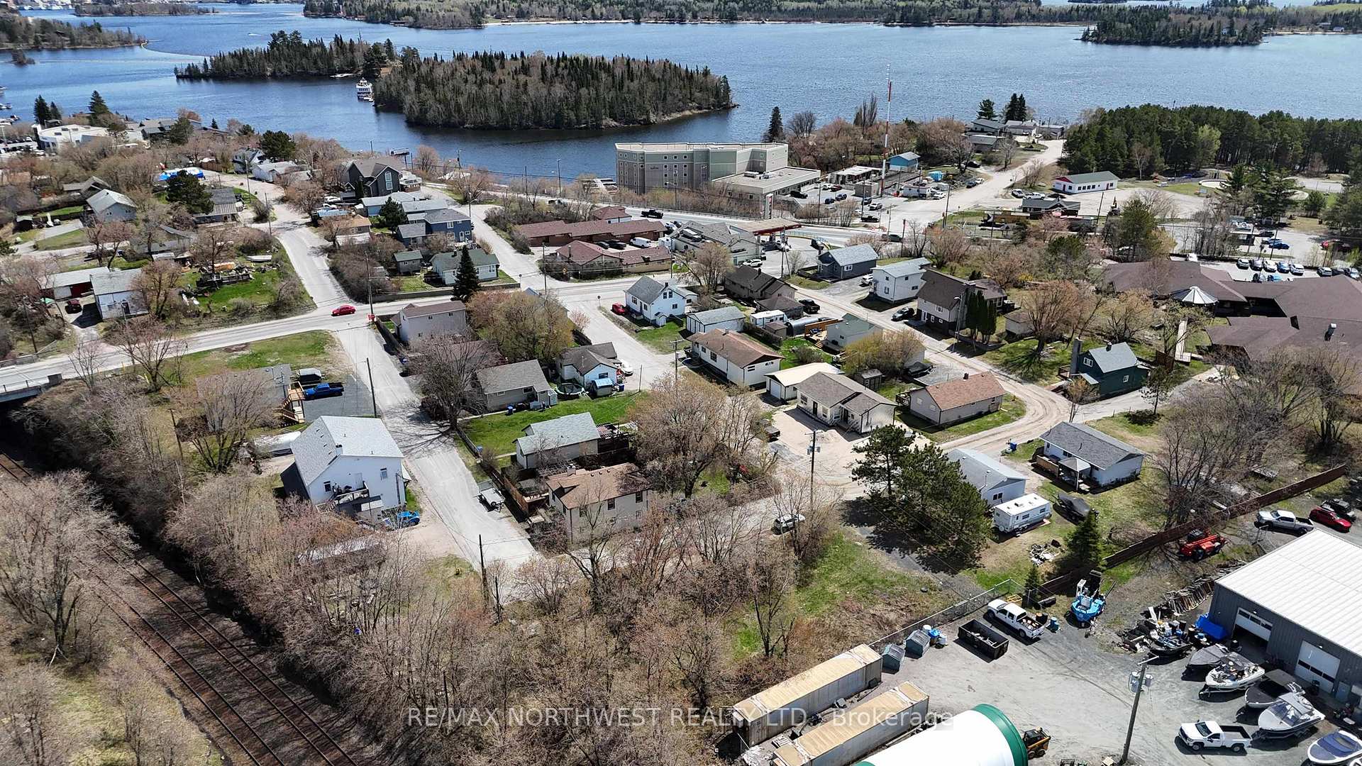 Photo 1 of 76 Peter Street W, Kenora, Norman — HOMEH
