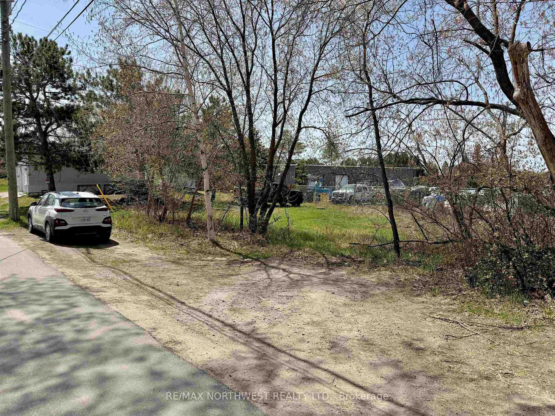 Photo 8 of 76 Peter Street W, Kenora, Norman — HOMEH