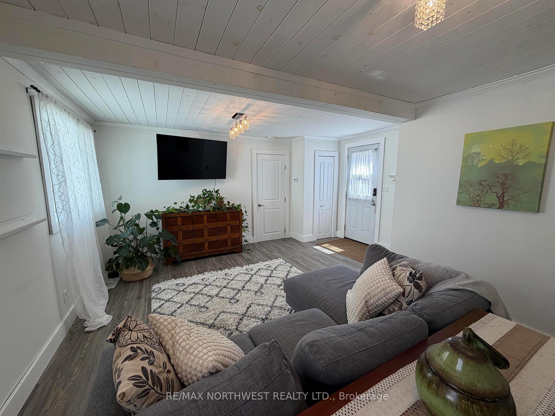 Photo 8 of 827 Fourth Ave South, Kenora, Lakeside — HOMEH