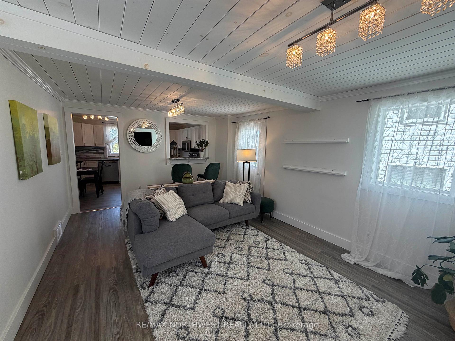 Photo 9 of 827 Fourth Ave South, Kenora, Lakeside — HOMEH