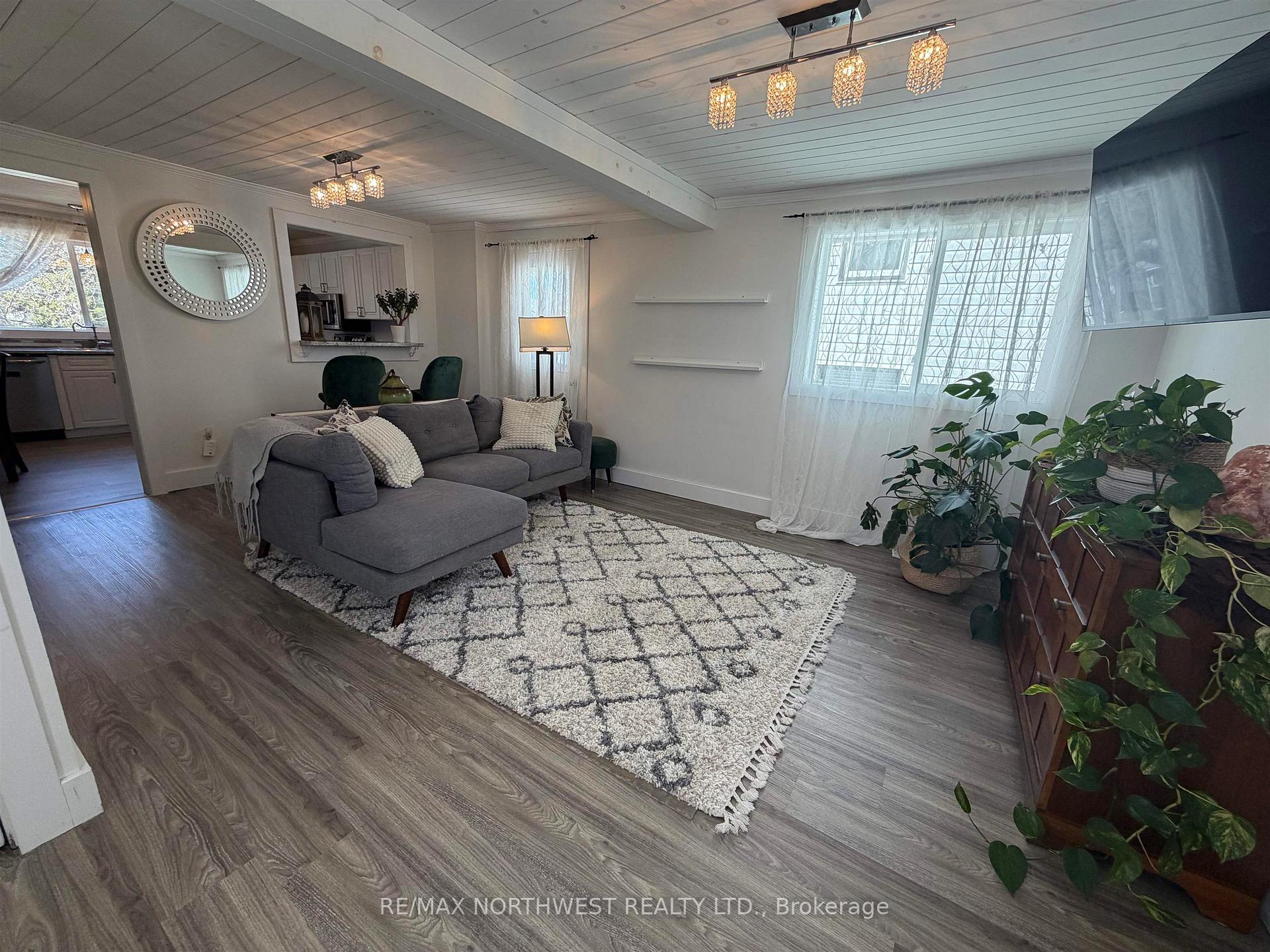 Photo 10 of 827 Fourth Ave South, Kenora, Lakeside — HOMEH