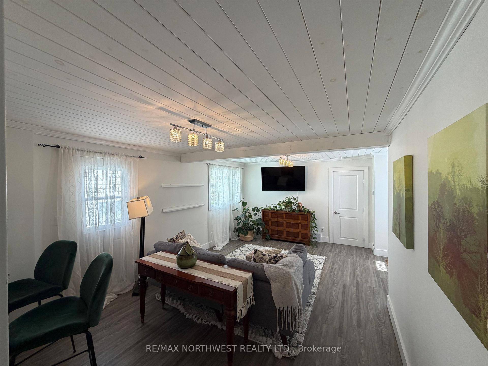 Photo 11 of 827 Fourth Ave South, Kenora, Lakeside — HOMEH