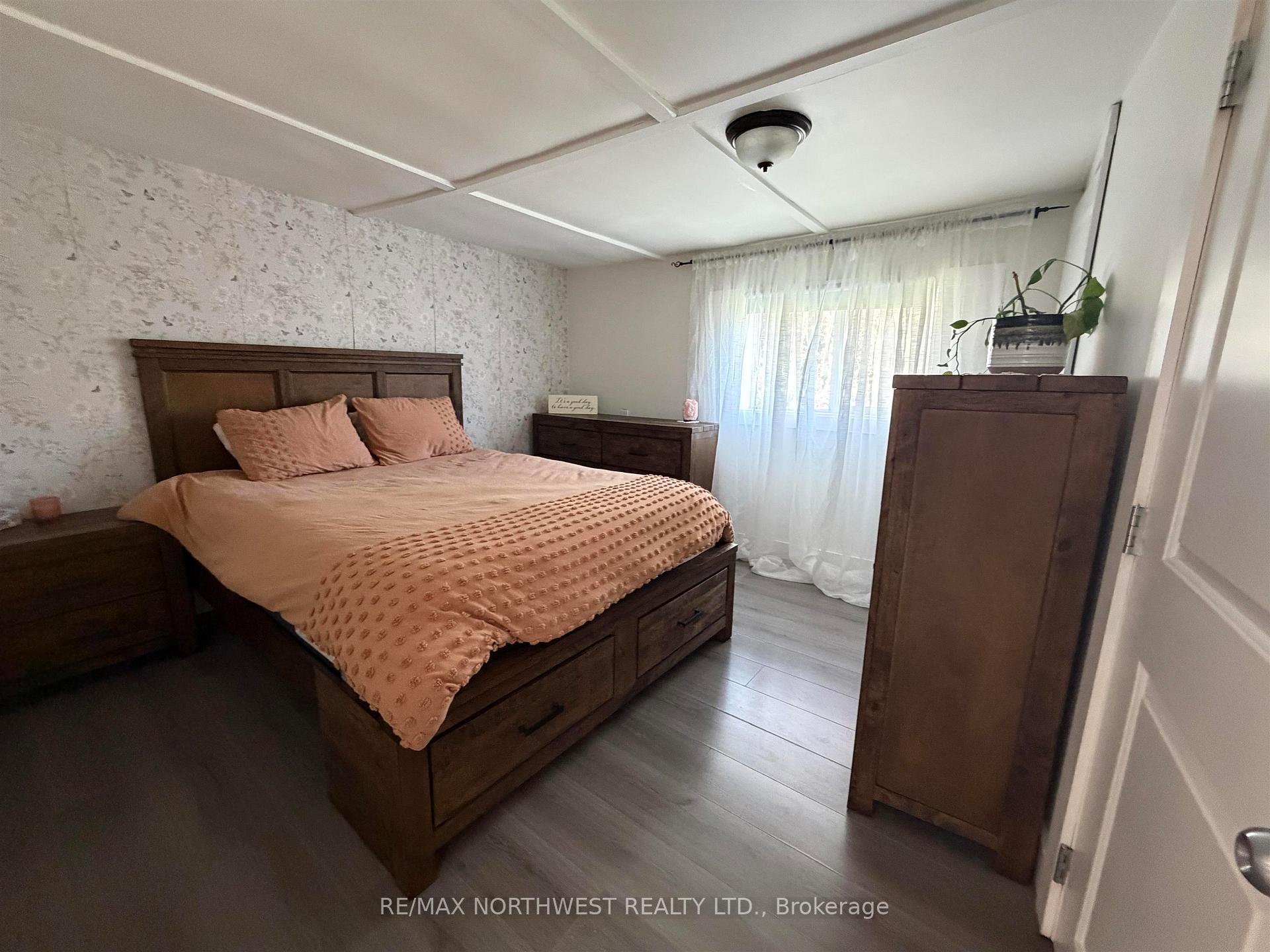 Photo 16 of 827 Fourth Ave South, Kenora, Lakeside — HOMEH