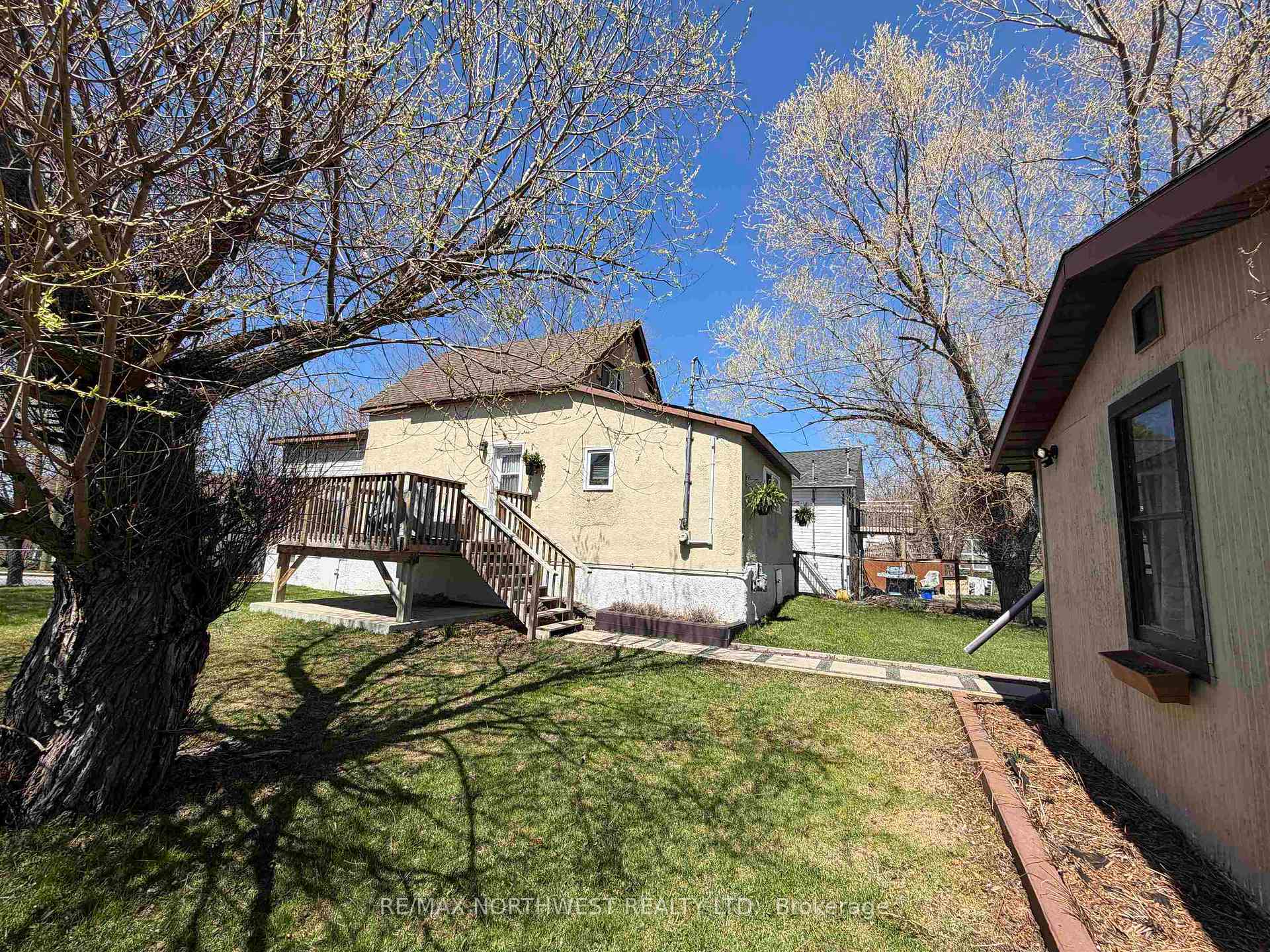 Photo 24 of 827 Fourth Ave South, Kenora, Lakeside — HOMEH